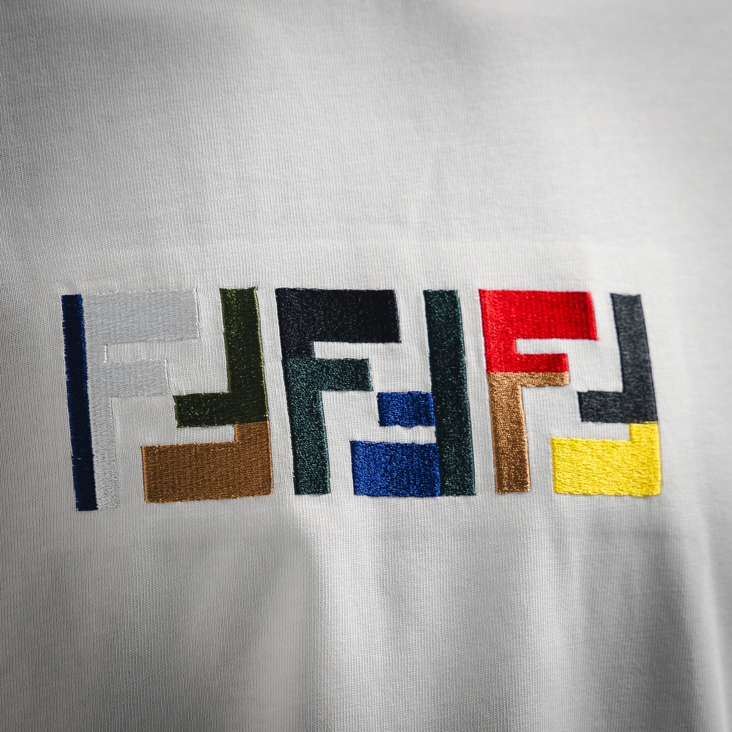 Fendi 芬迪 FD 彩色刺绣ff字母图案 短袖T恤