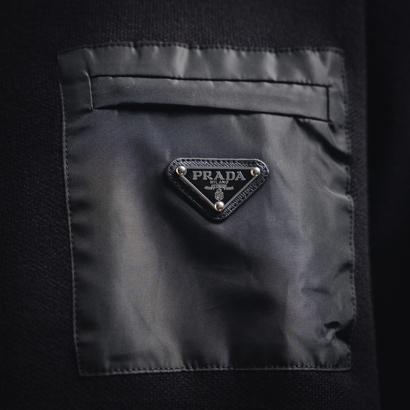PRADA/普拉达 22ss 三角标口袋针织长袖毛衣