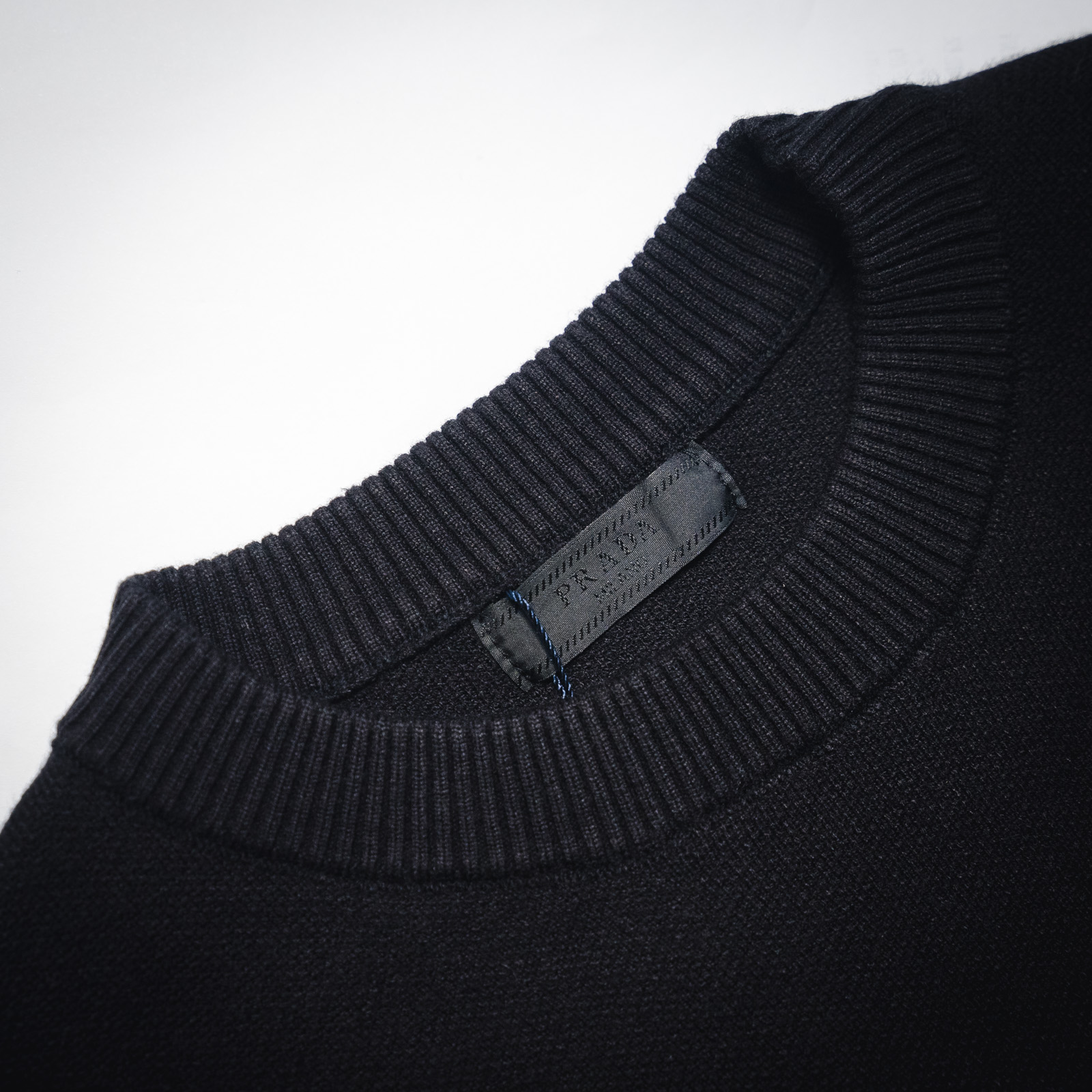 PRADA/普拉达 22ss 三角标口袋针织长袖毛衣