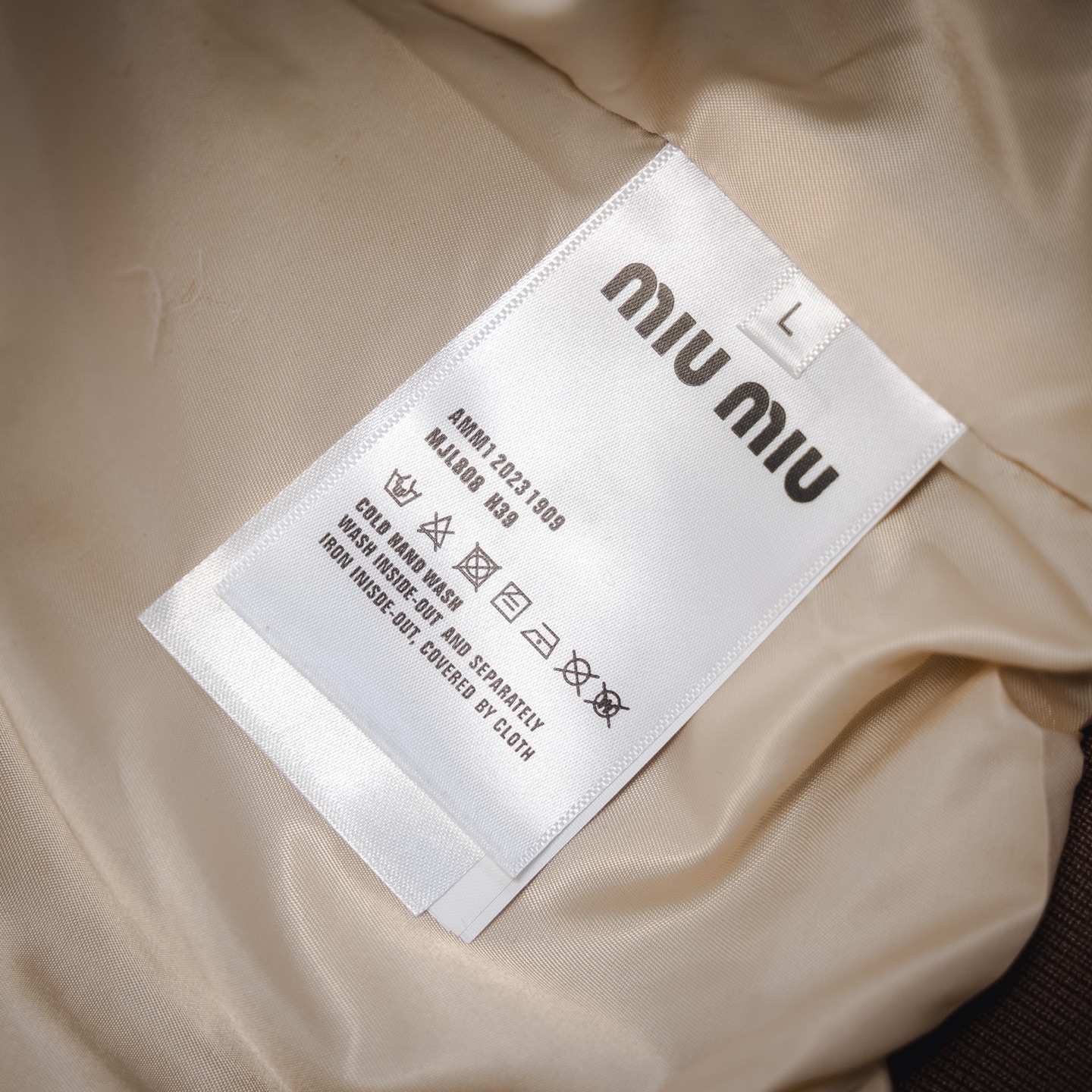 Miumiu/缪缪新款人字斜纹图案夹克外套