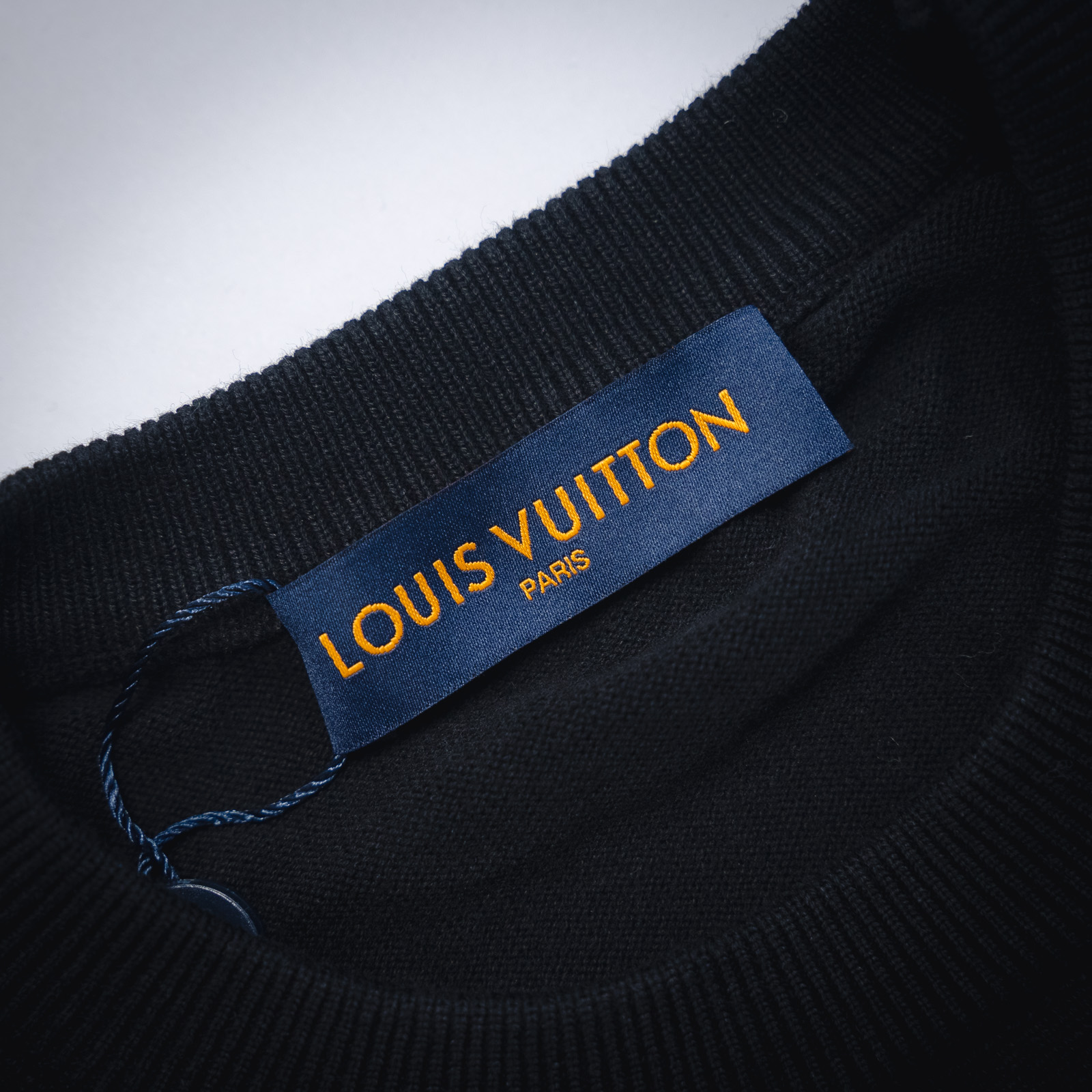 Louis Vuitton路易威登24ss LV 字母袖圆领针织毛衣
