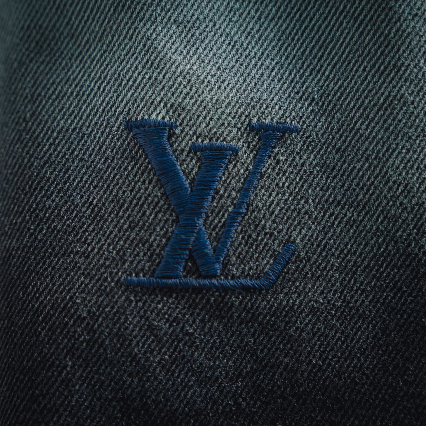 Louis Vuitton/路易威登 24Fw 满幅刺绣老花渐变水洗套装牛仔裤