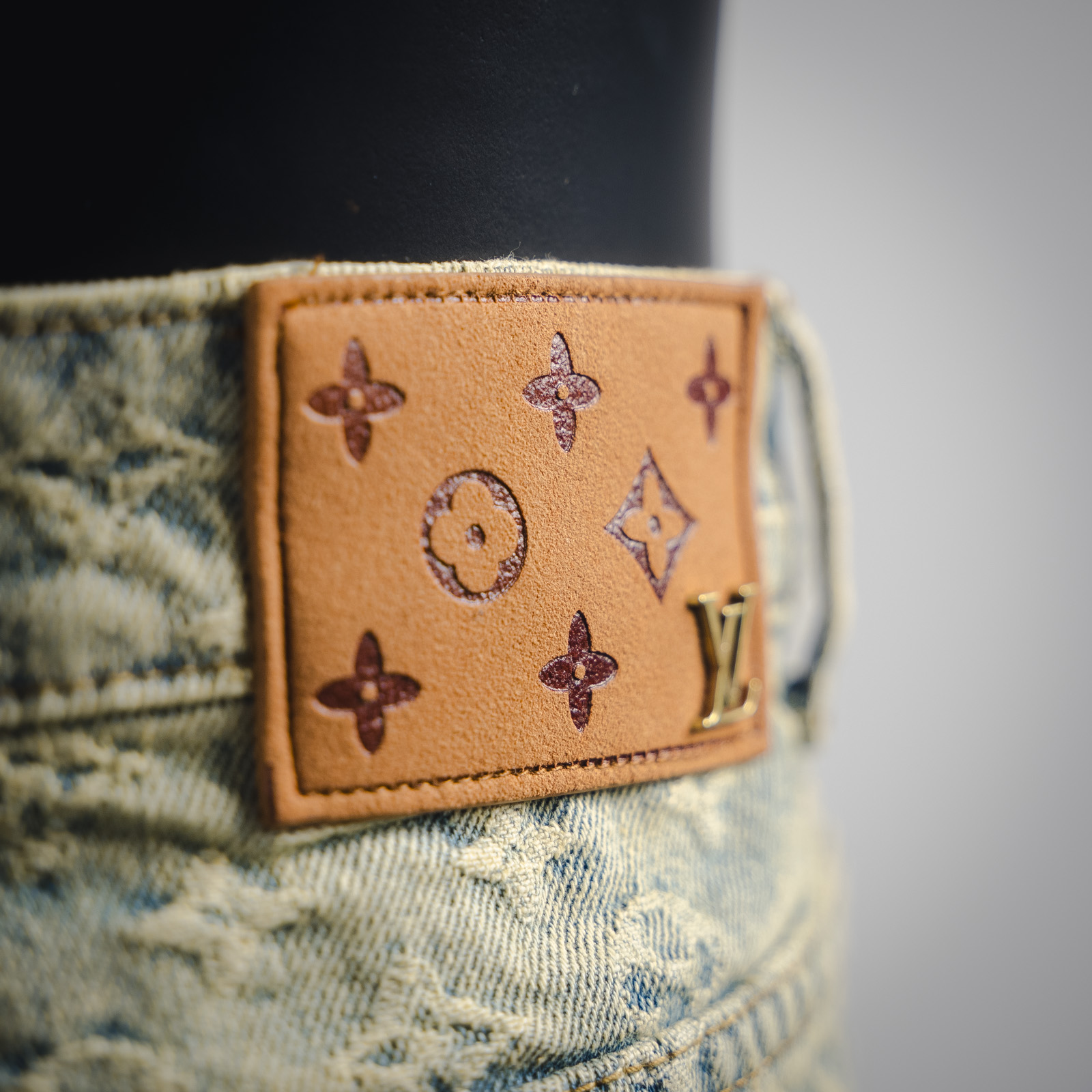 Louis Vuitton/路易威登LV满印提花直筒水洗牛仔长裤