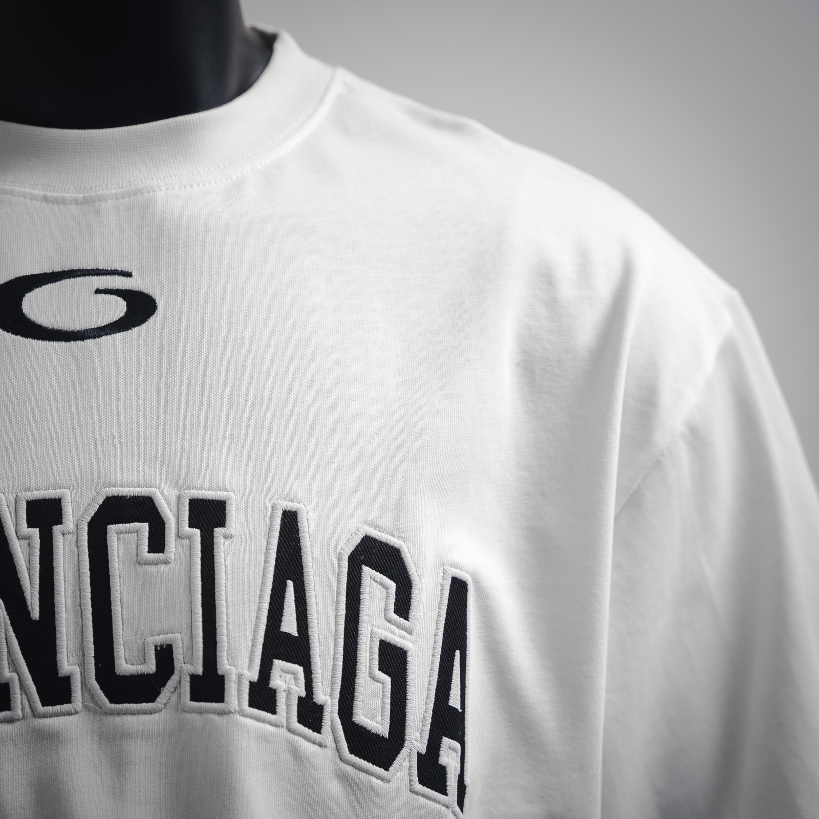 Balenciaga 25ss 01球服圆环系列刺绣款短袖T恤