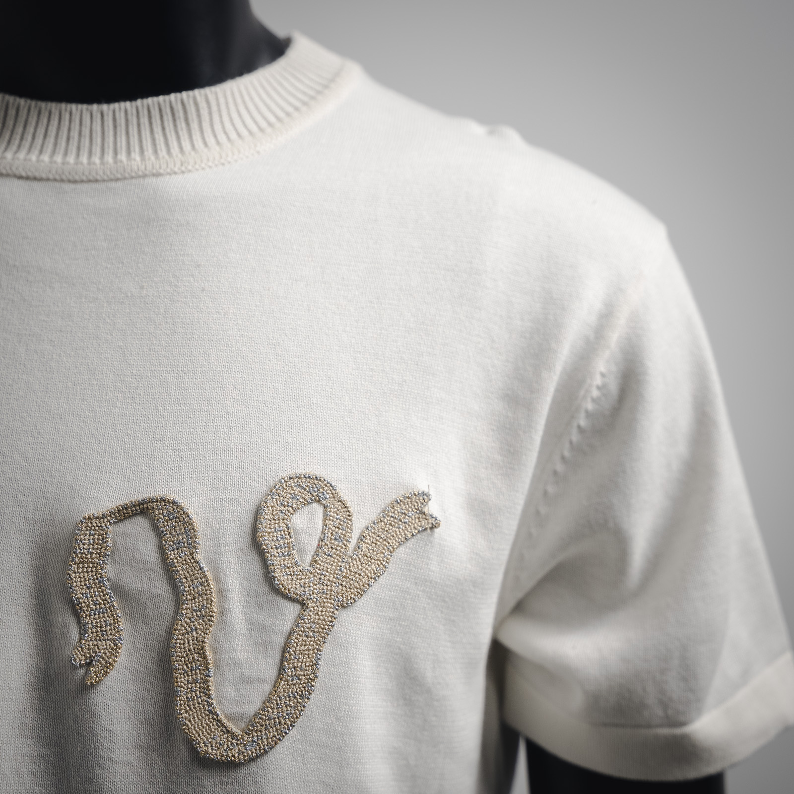 LOUIS VUITTON/路易威登LV 25ss珠光纱章仔针织短袖 刺绣工艺