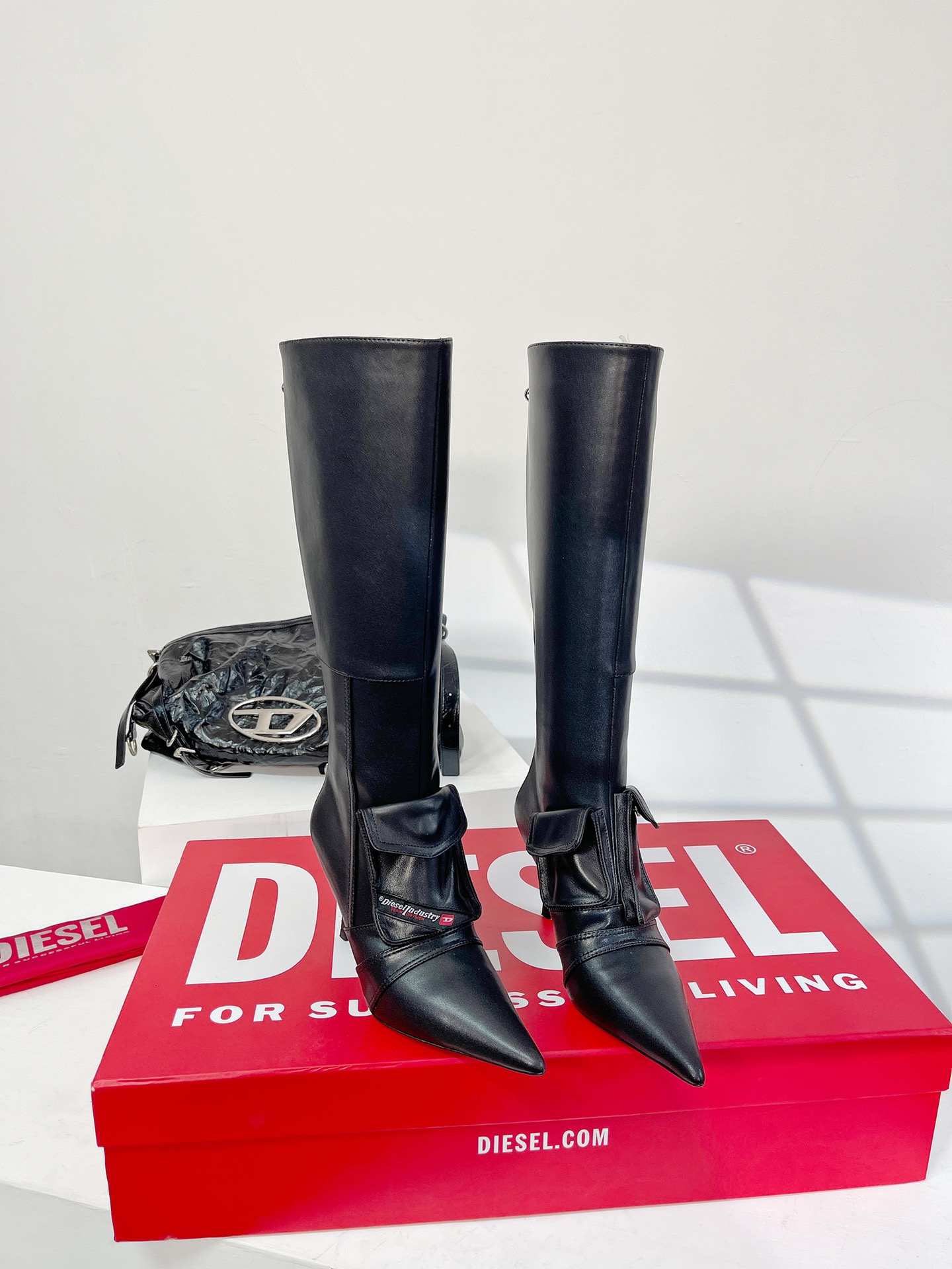 Diesel23S秋冬包包长靴超高品质原版开发无论是楦型线条细节一点一滴都与原版零差距只追求完美拉链设计