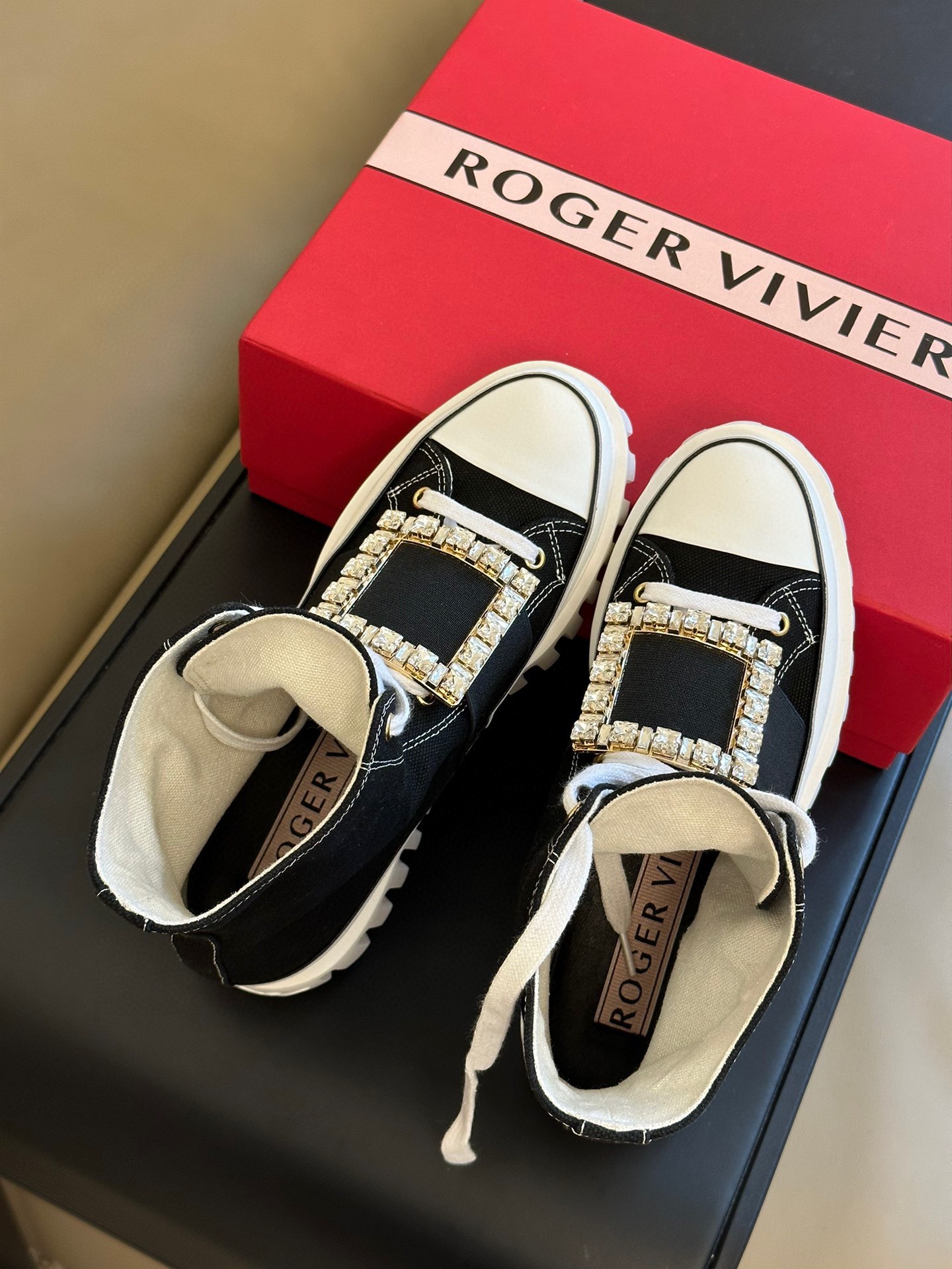 rogerviviernewarrivalRV2023新款水钻方扣帆布鞋#高帮#高帮帆布鞋和夏天更配哦！