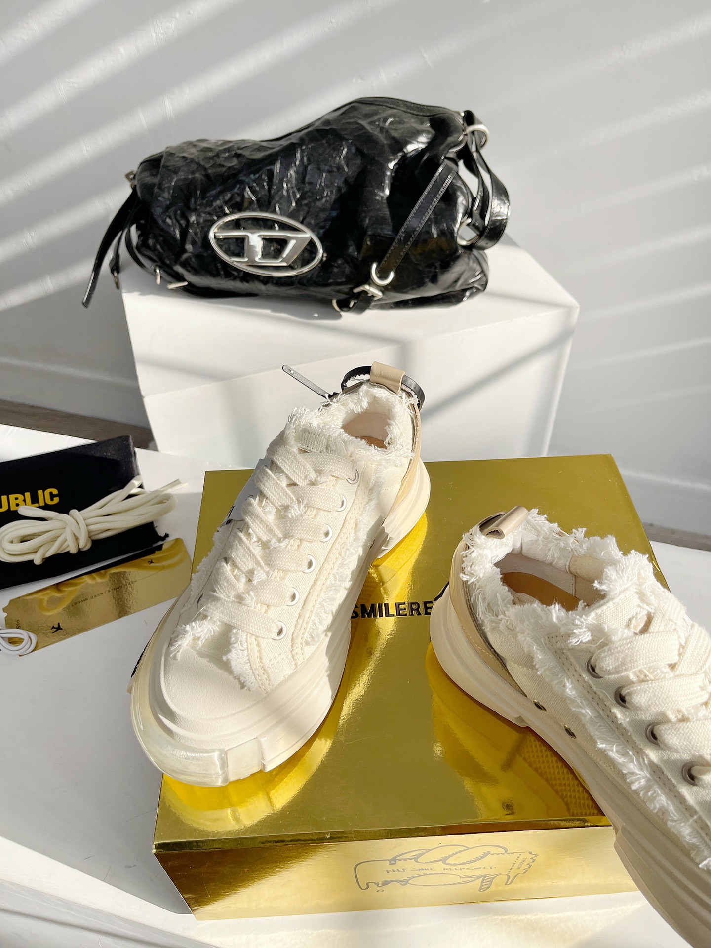 Retro Canvas Sneakers: SMILEREPUBLIC Seon Jian SR Galaxy 70s Style, Thick Sole, Unisex Couples, Leisure Fashion. - 图片 5