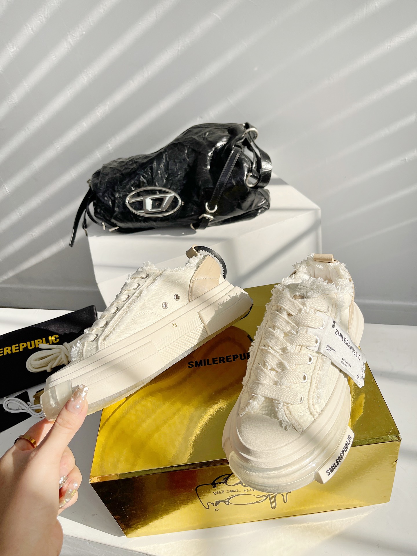 Retro Canvas Sneakers: SMILEREPUBLIC Seon Jian SR Galaxy 70s Style, Thick Sole, Unisex Couples, Leisure Fashion. - 图片 6