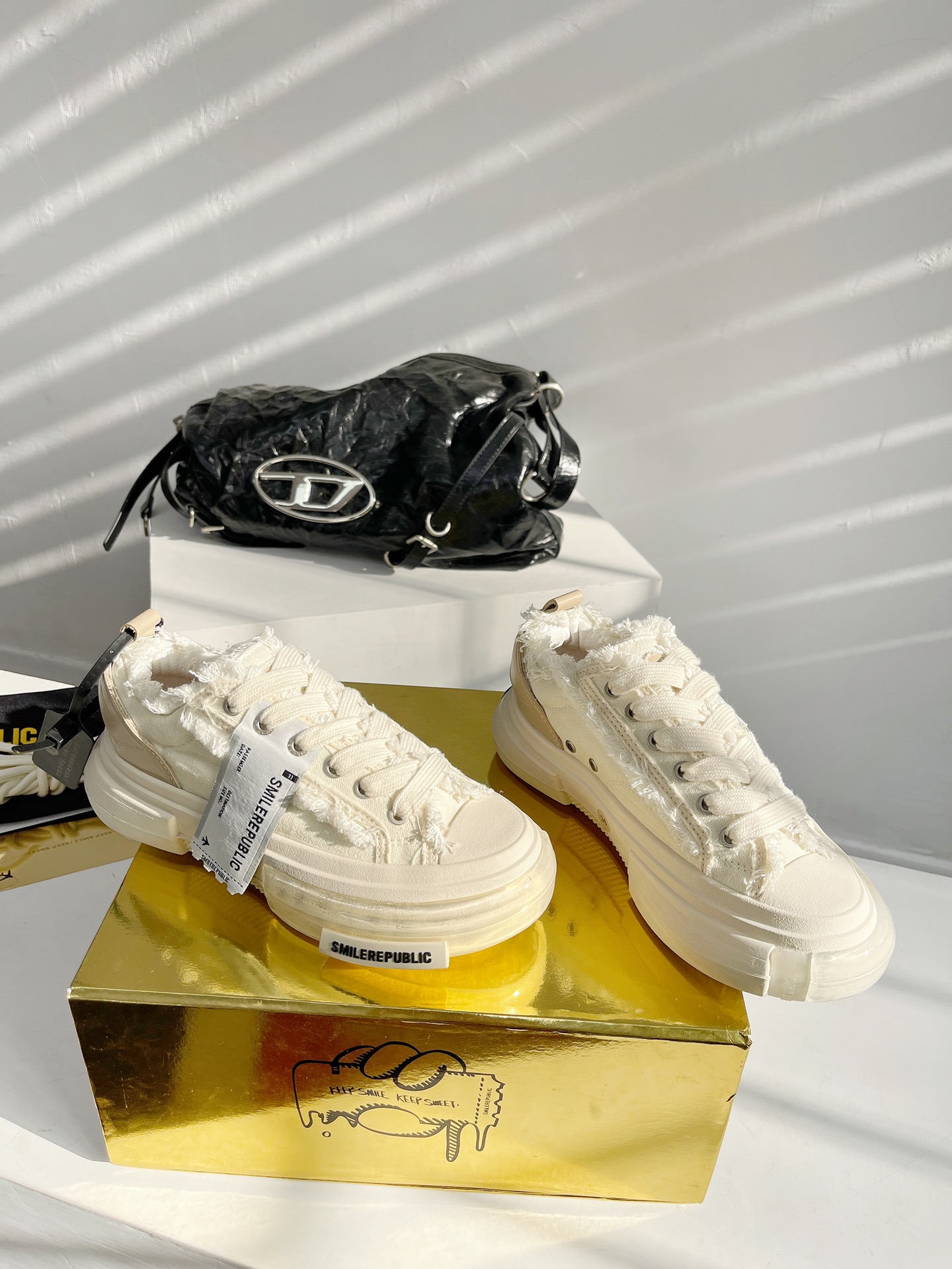 Retro Canvas Sneakers: SMILEREPUBLIC Seon Jian SR Galaxy 70s Style, Thick Sole, Unisex Couples, Leisure Fashion. - 图片 4