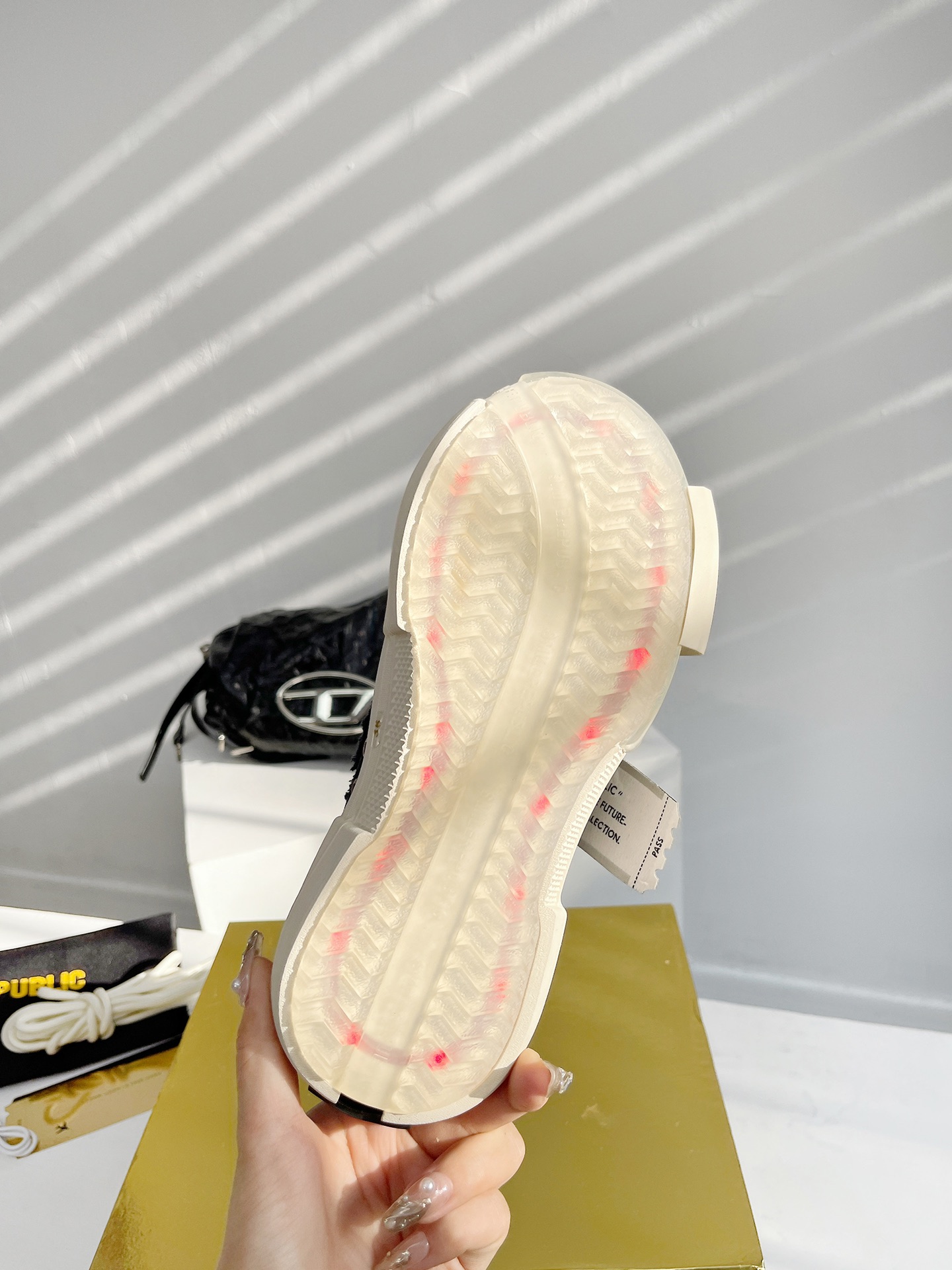 Seon Jian Canvas Shoes: 70s Style, Couples Leisure Sneakers, Time Travel Theme - 图片 9