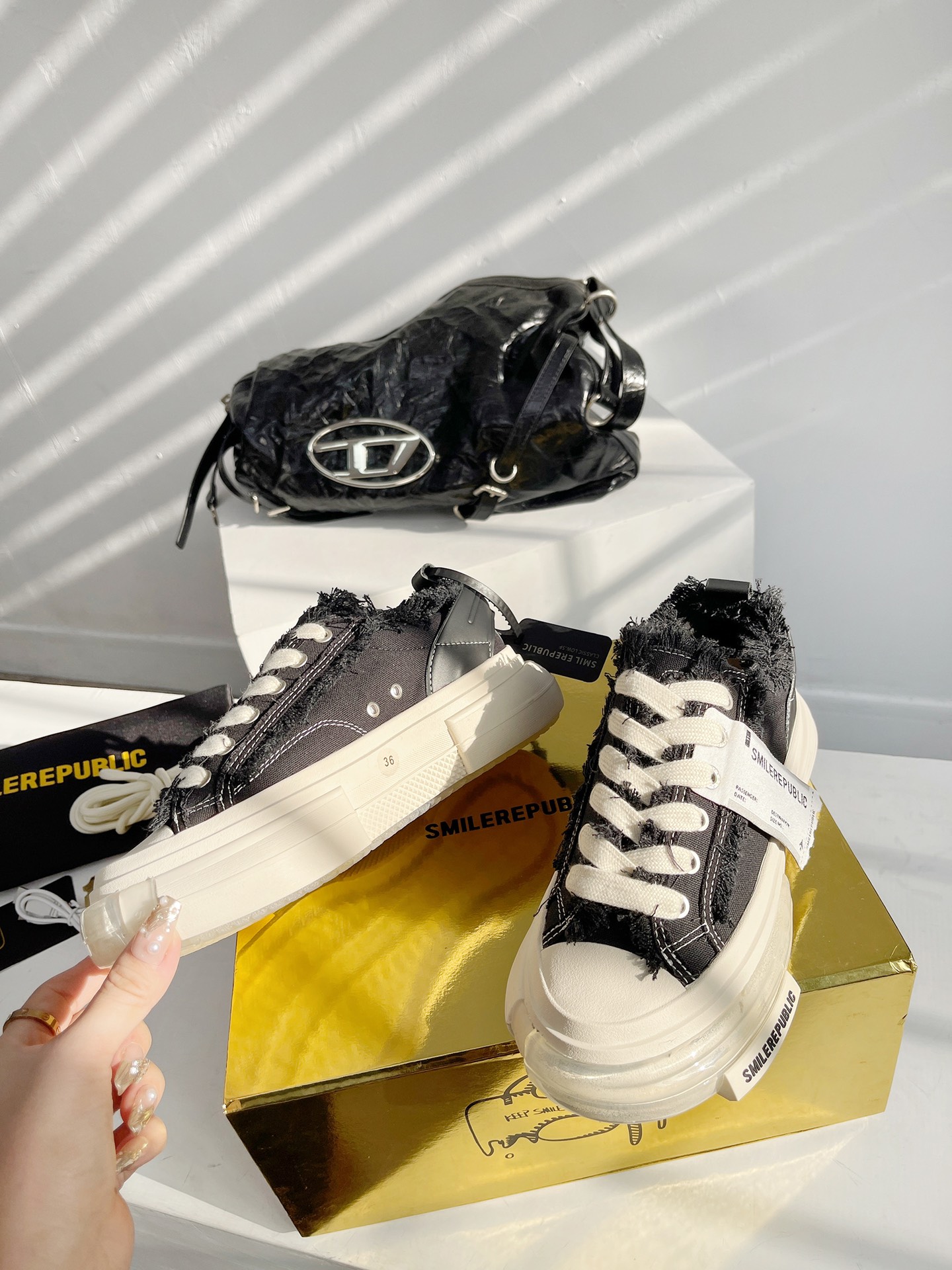 Seon Jian Canvas Shoes: 70s Style, Couples Leisure Sneakers, Time Travel Theme - 图片 6