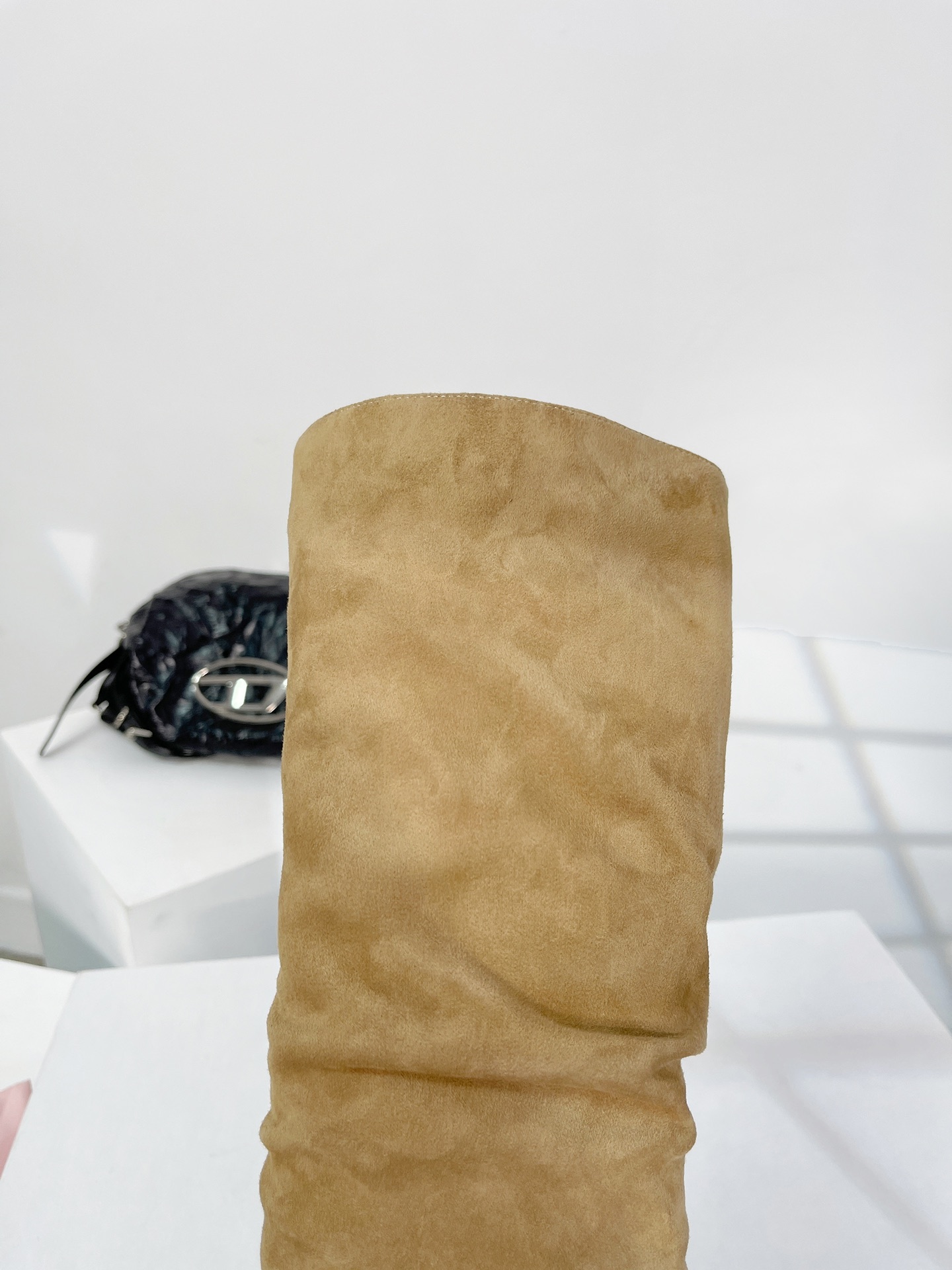 Amina Muaddi Wrinkled Boots: Sweet and Beautiful 9.5cm Heels in 35-39 Sizes - 图片 7