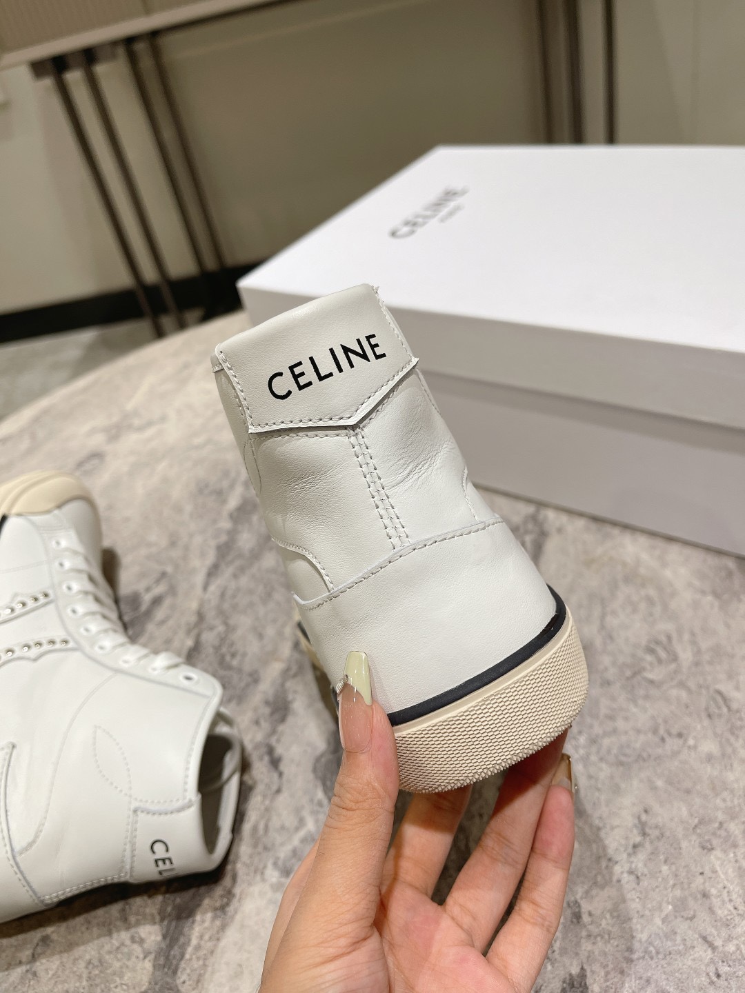 男10Celine2024新款牛皮高帮休闲鞋系列上新简约休闲牛皮小白鞋上脚舒适度一流增高显瘦随性百搭首选