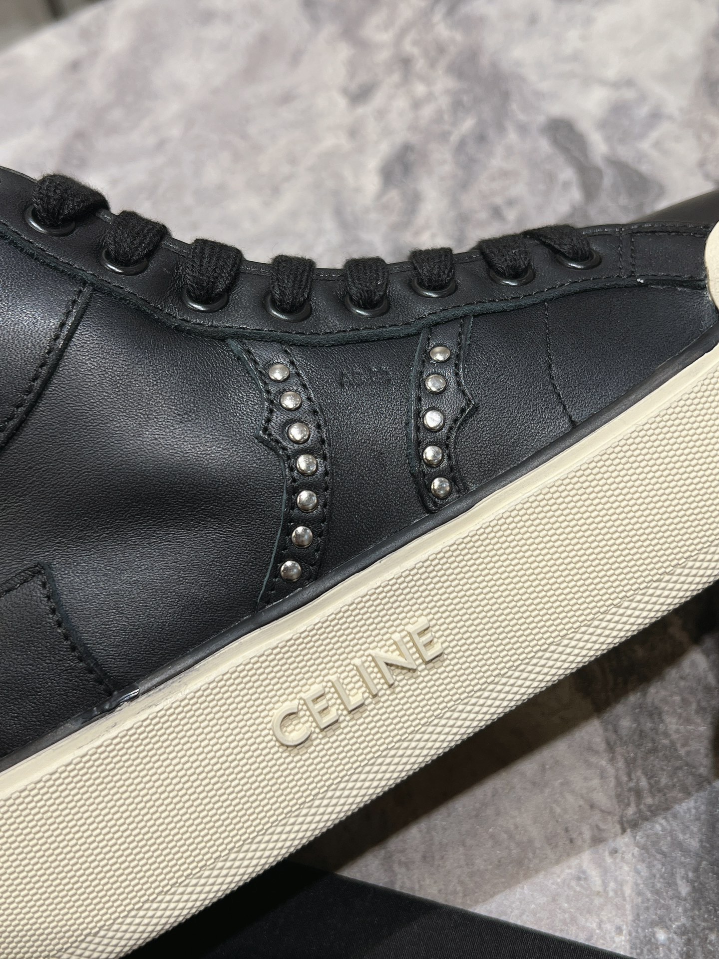 Celine4新款牛皮高帮厚底休闲鞋系列上新简约休闲牛皮小白鞋上脚舒适度一流增高显瘦随性百搭首选单品鞋面