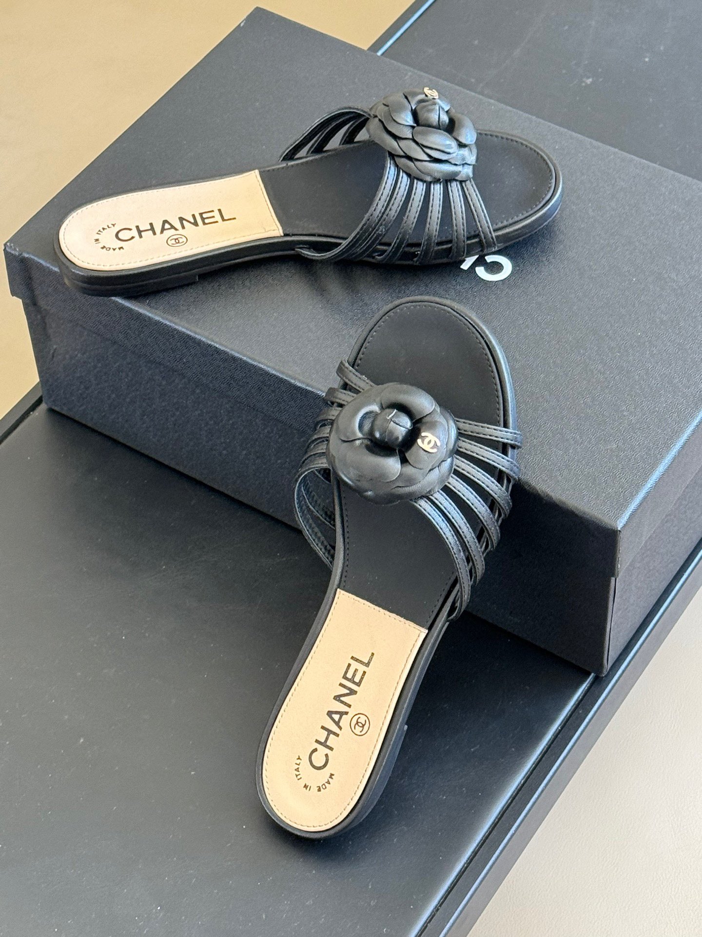 顶级版本chanelss24newarrivalC家2024早春度假️新品山茶花拖鞋小羊皮材质意大利进口