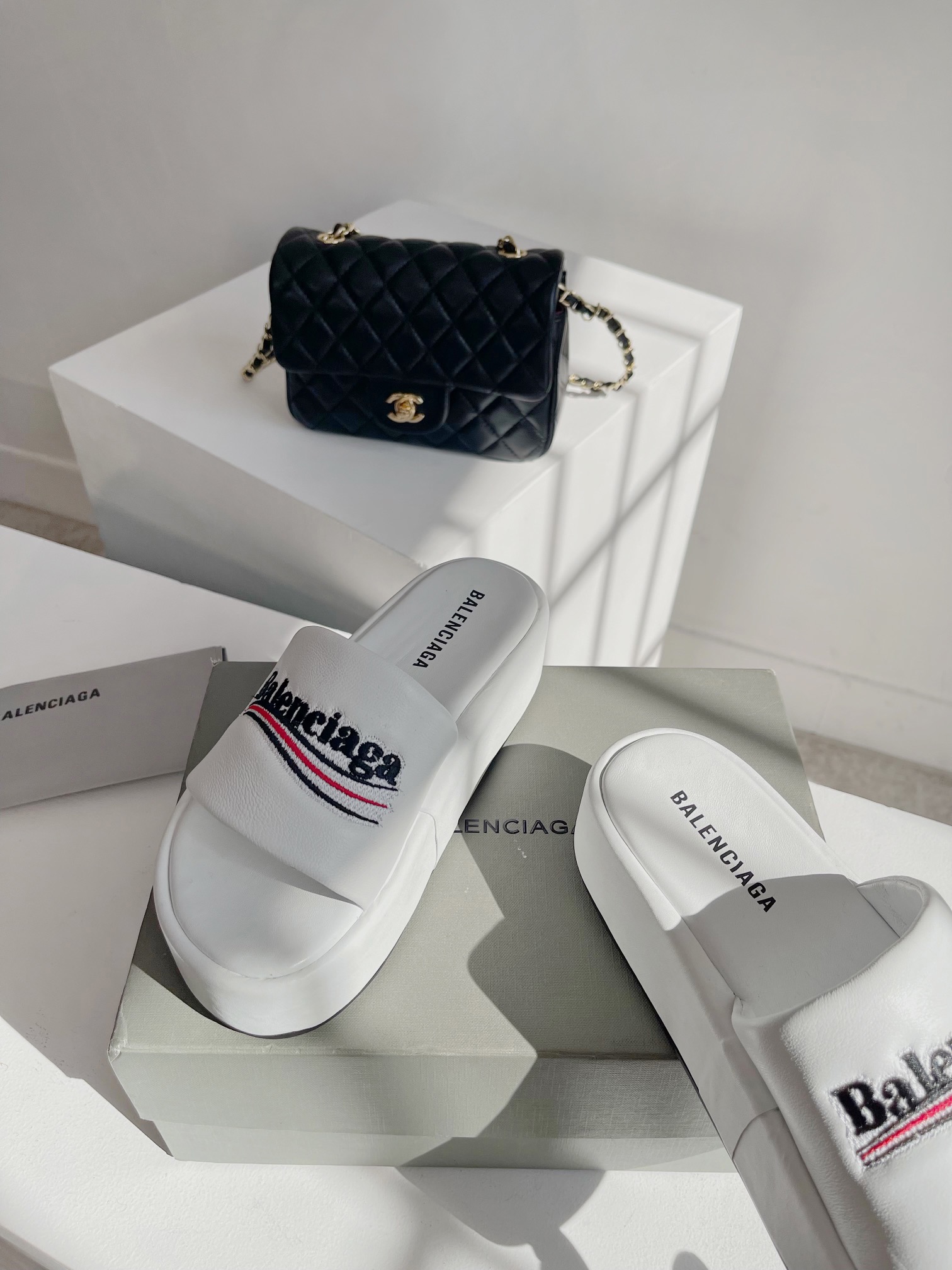 Balenciaga巴黎世家24S春夏新品厚底拖鞋独家正确版本原版开发时尚圈内各大网红明星又在拼命种草的