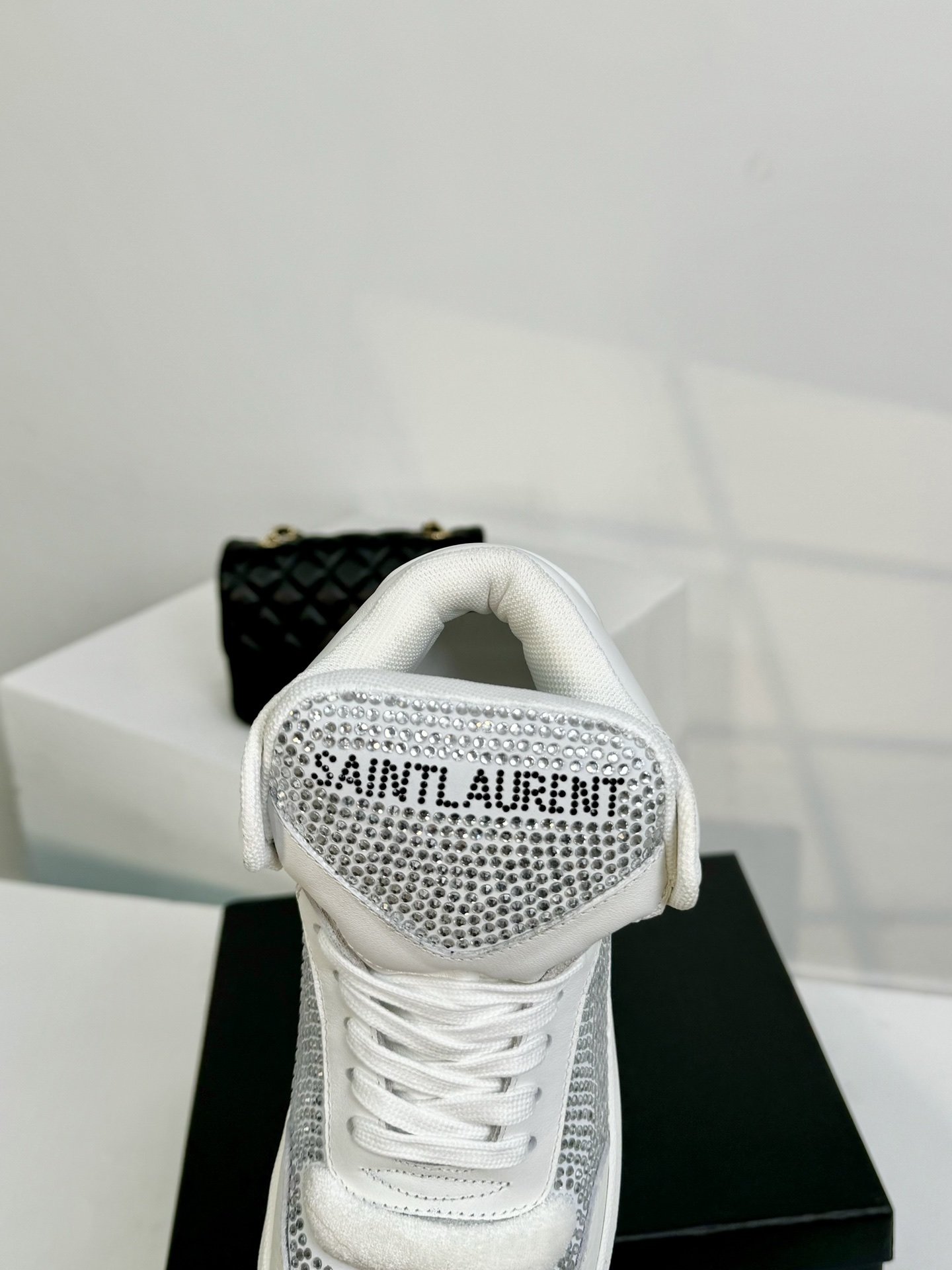 钻款SAINTLAURENT圣罗兰SL61春夏最新爆款休闲小白鞋休闲鞋注入加休闲复古的设计超好看百搭鞋面