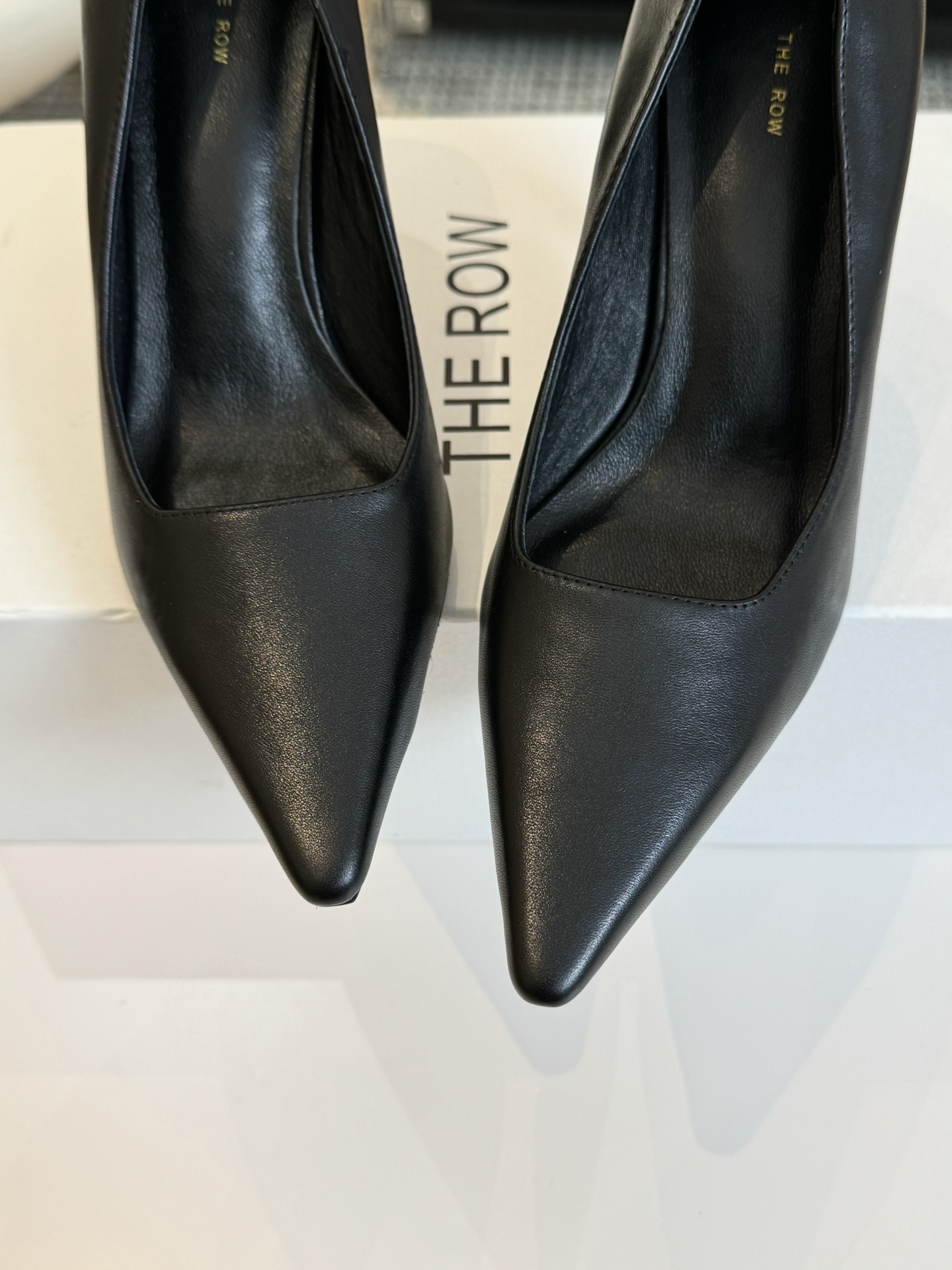 Therow2024新款小众法式尖头性感单鞋女真皮玛丽珍单鞋这双简直就是年度梦中情鞋年度必入高级感从里到