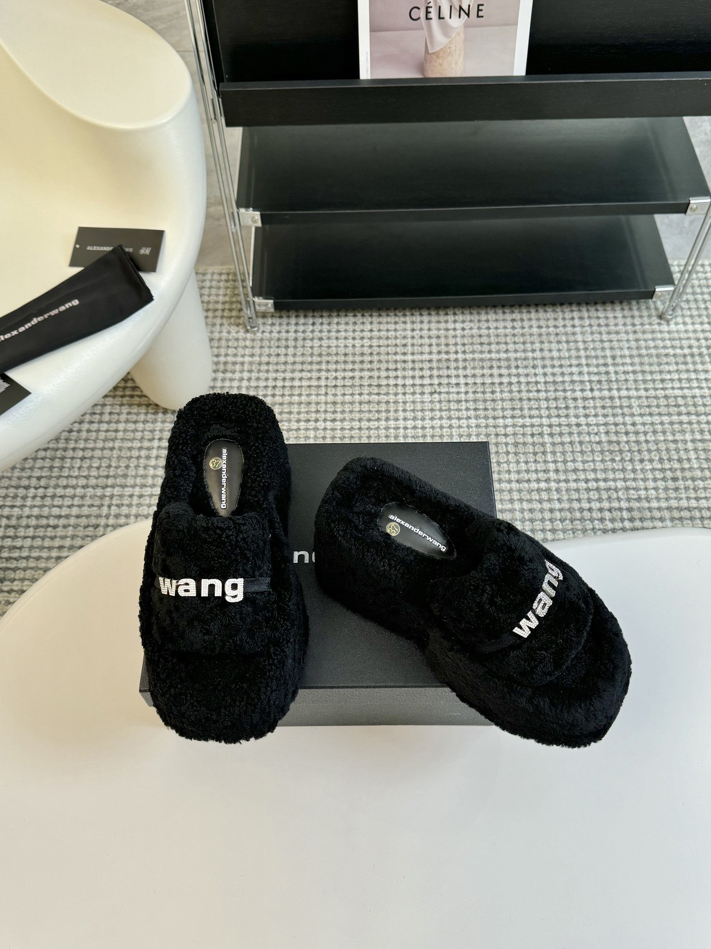 Alexanderwang大王水钻厚底毛毛拖鞋太好看了很难不爱！BLINGBLING秋冬毛毛拖露腿神器没