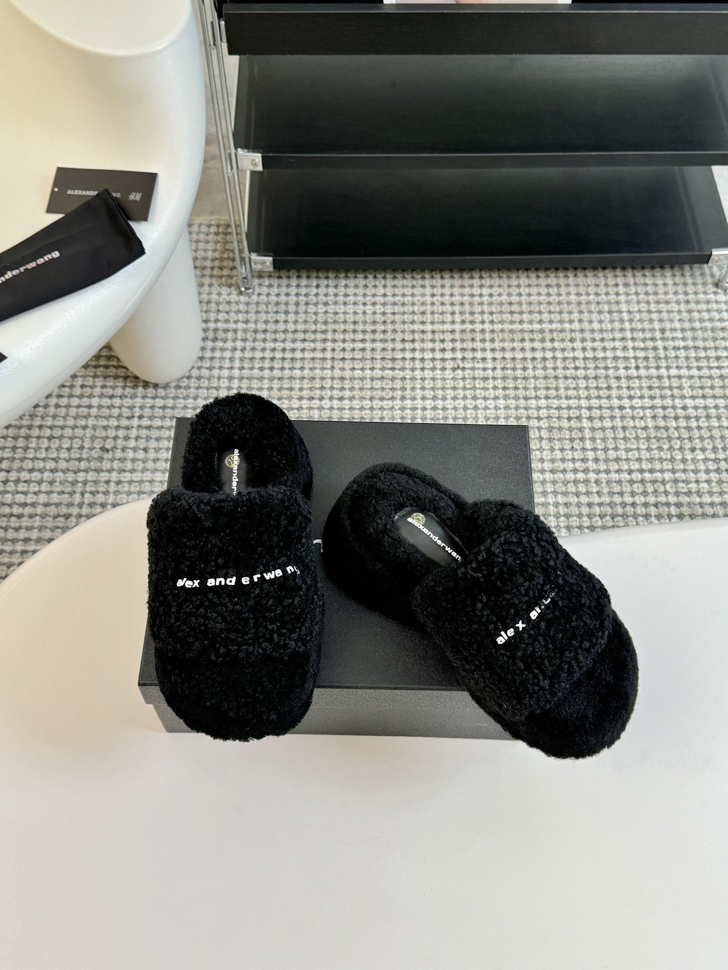 Alexanderwang大王水钻厚底毛毛拖鞋太好看了很难不爱！BLINGBLING秋冬毛毛拖露腿神器没