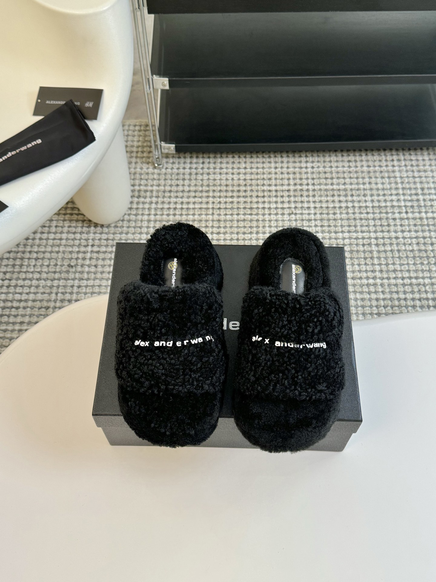 Alexanderwang大王水钻厚底毛毛拖鞋太好看了很难不爱！BLINGBLING秋冬毛毛拖露腿神器没