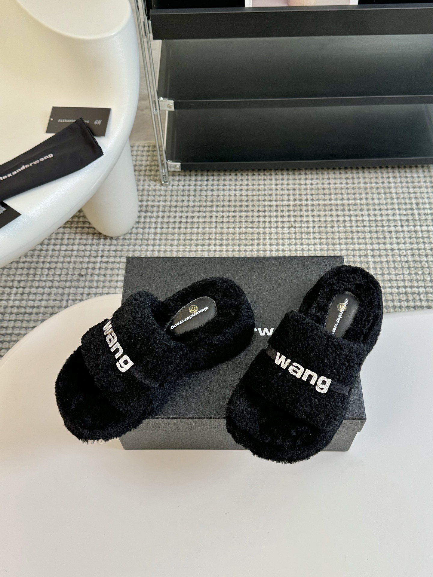 Alexanderwang大王水钻厚底毛毛拖鞋太好看了很难不爱！BLINGBLING秋冬毛毛拖露腿神器没