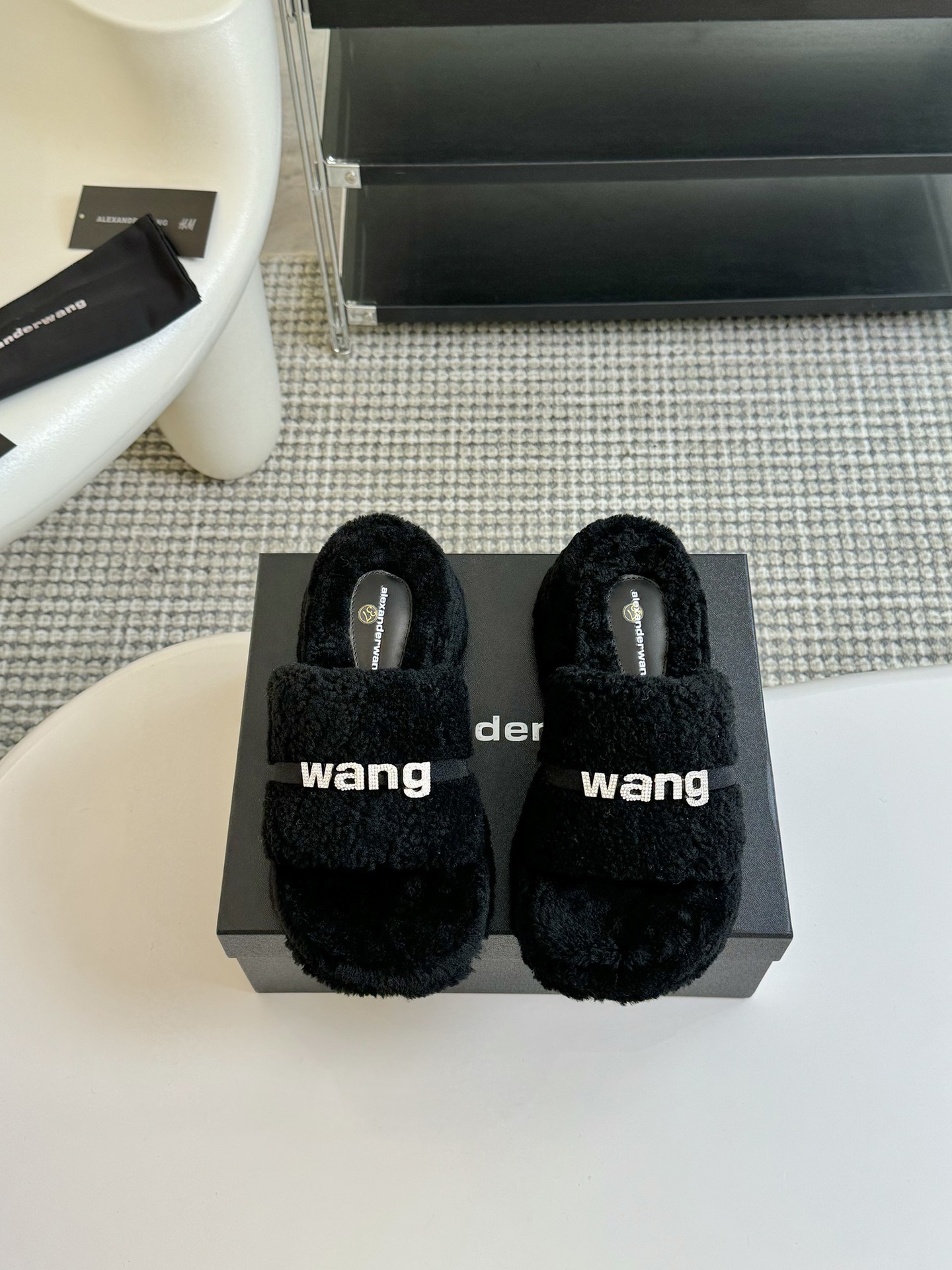 Alexanderwang大王水钻厚底毛毛拖鞋太好看了很难不爱！BLINGBLING秋冬毛毛拖露腿神器没