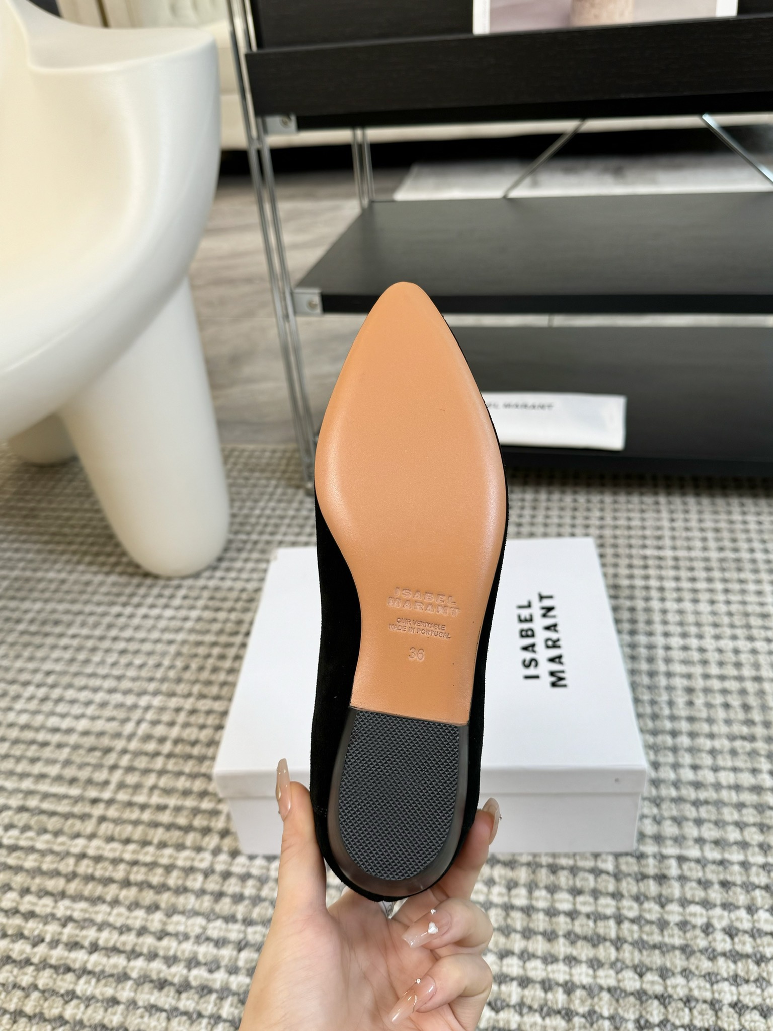   
ISABEL MARANT AW 秋冬经典复古短靴

西部风裸靴主宰 24SS秀场，牛仔靴无疑是历