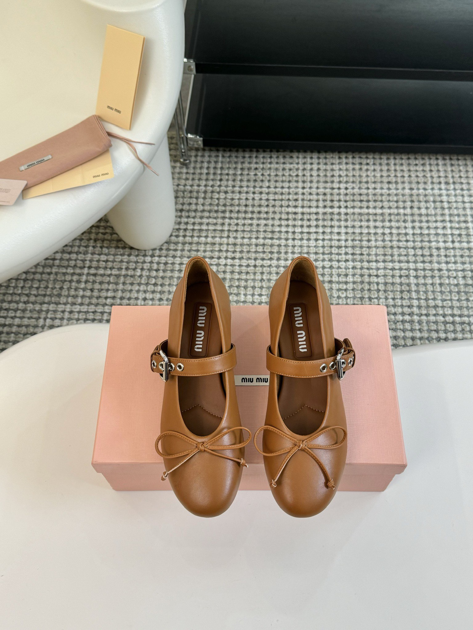 à vendre pas cher maintenant
 MiuMiu Bien
 Chaussures À Couche Unique Cuir de vache Genuine Leather Peau mouton