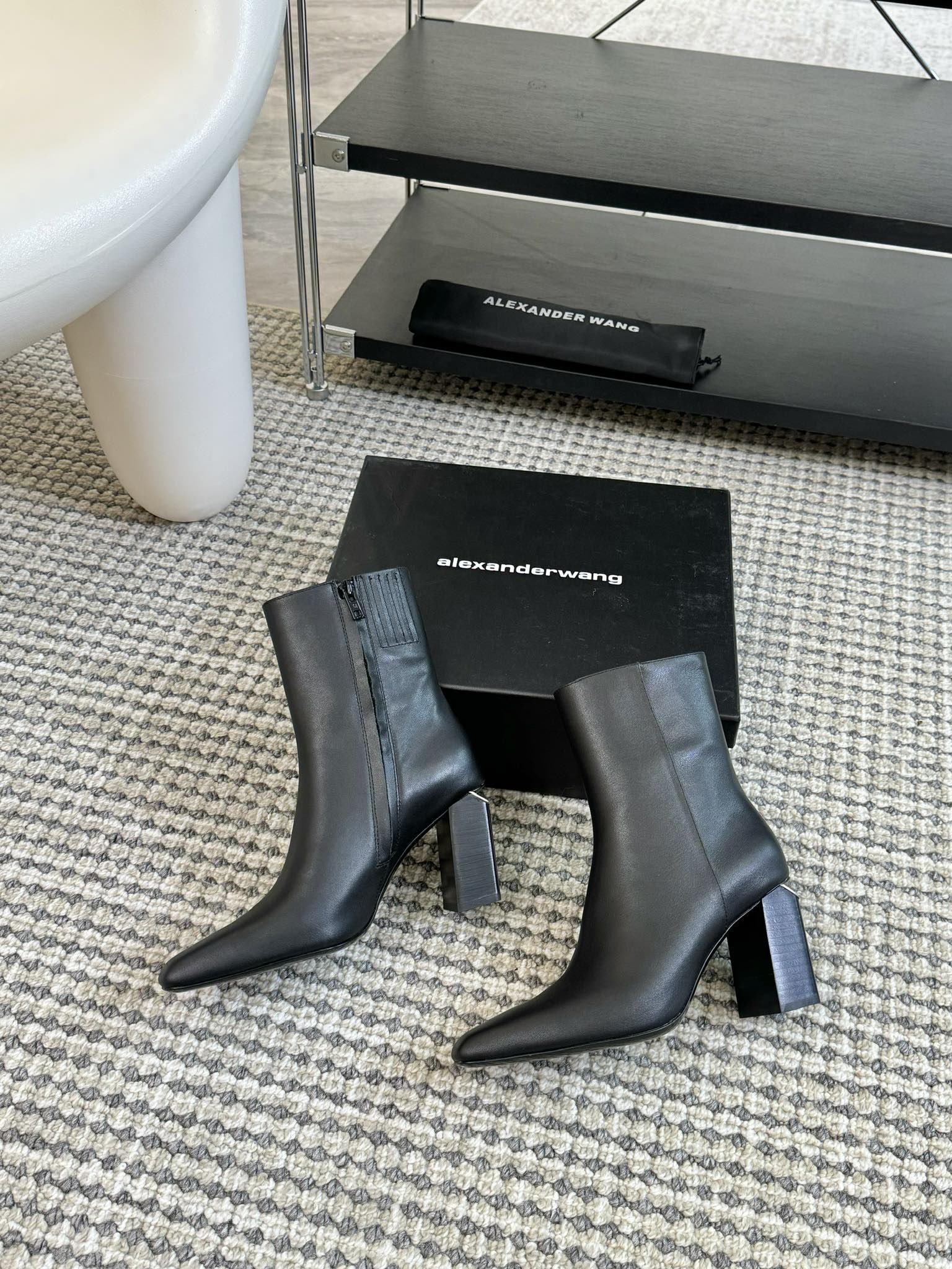 AlexanderWang2023/fw骑士靴AlexanderWang新款时髦战靴超竣风的长筒靴这个冬