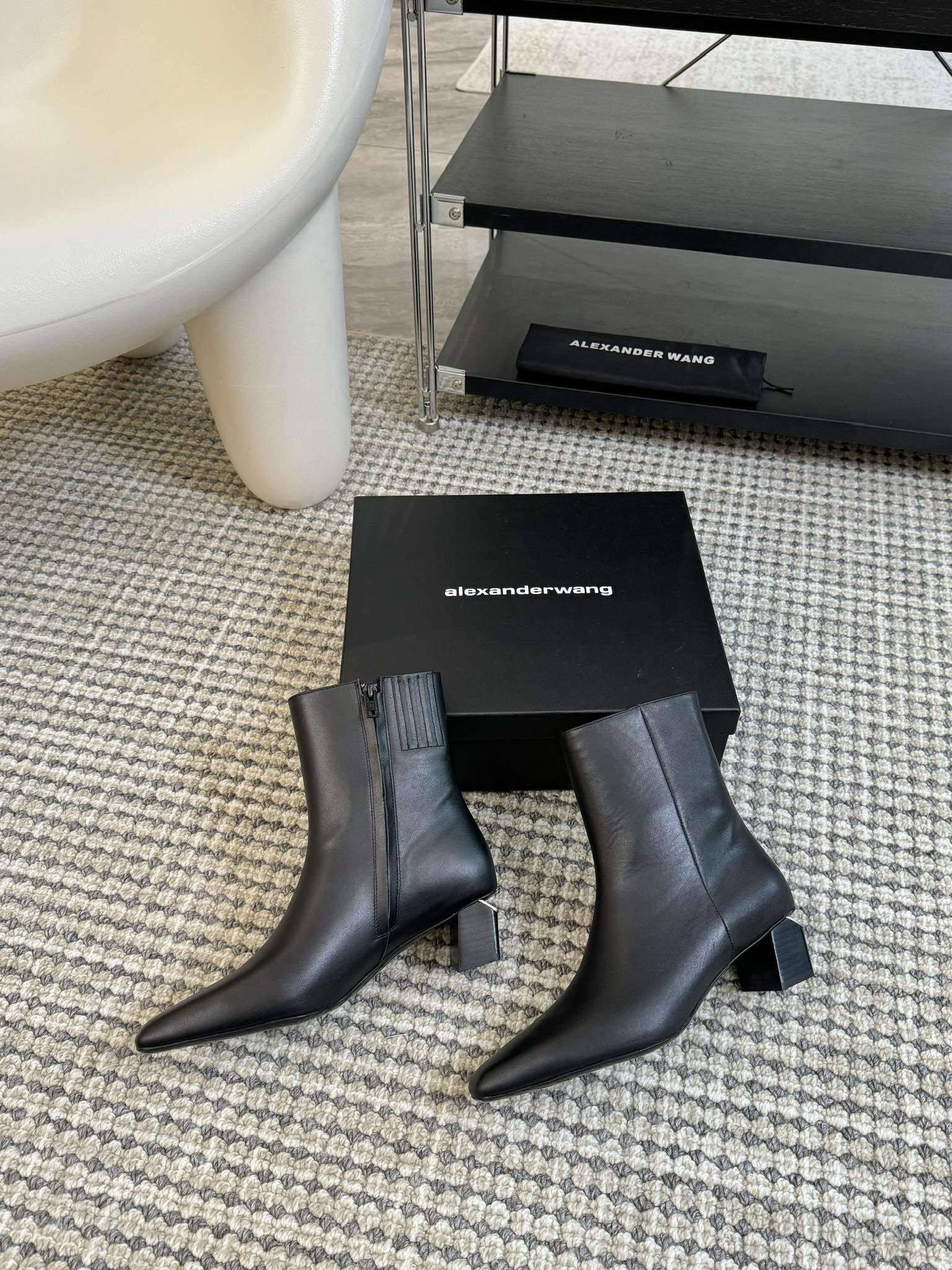 AlexanderWang2023/fw骑士靴AlexanderWang新款时髦战靴超竣风的长筒靴这个冬