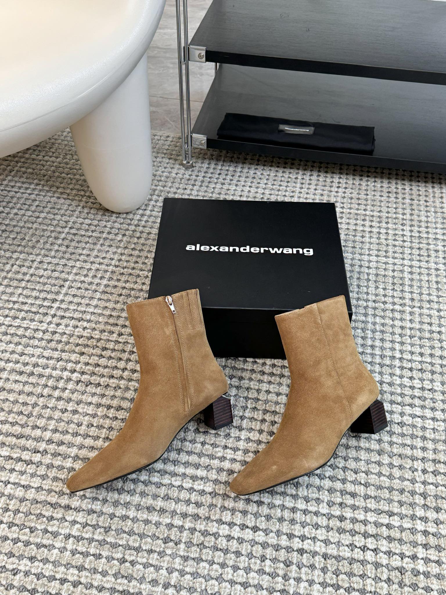 AlexanderWang2024/fw骑士靴AlexanderWang新款时髦战靴超竣风的长筒靴这个冬