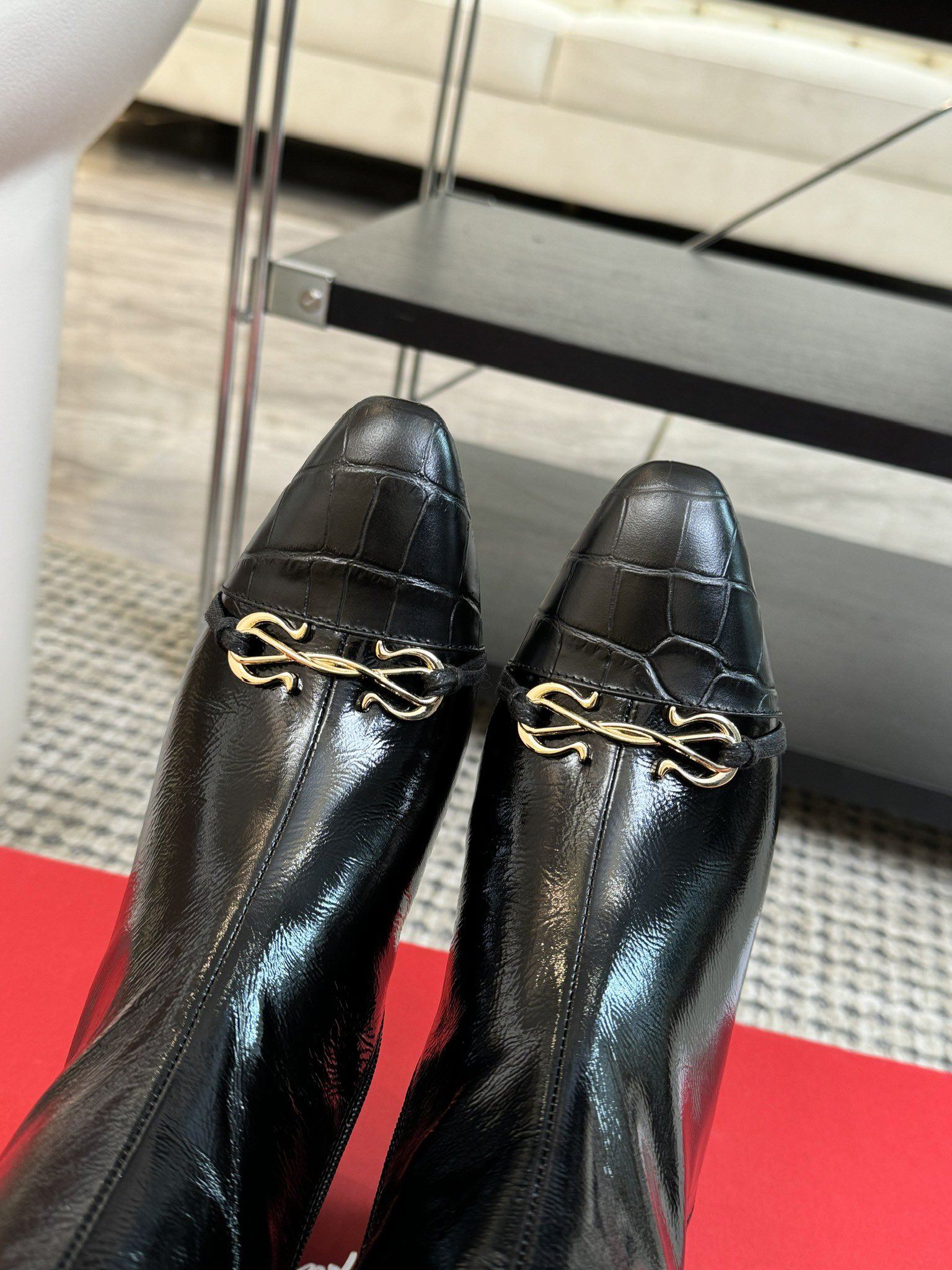 salvatoreFerragamo菲拉格慕24ss秋冬新品粗跟五金扣长靴！Gancini马蹄扣粗跟长靴