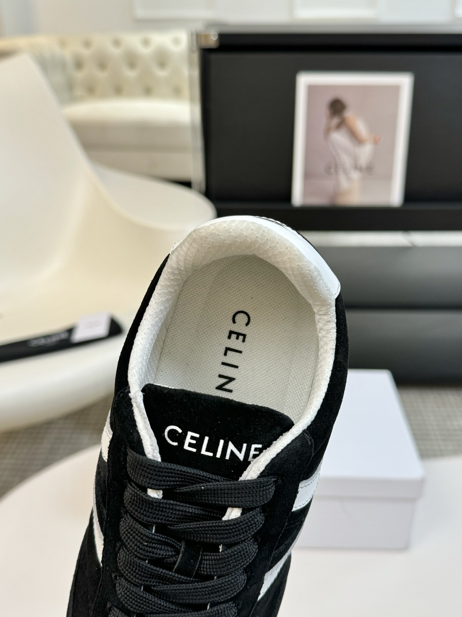 Celine思琳新款休闲鞋德训运动鞋小白鞋专柜7000RMB购入开发充满街头感的一双鞋子最新大C设计非常