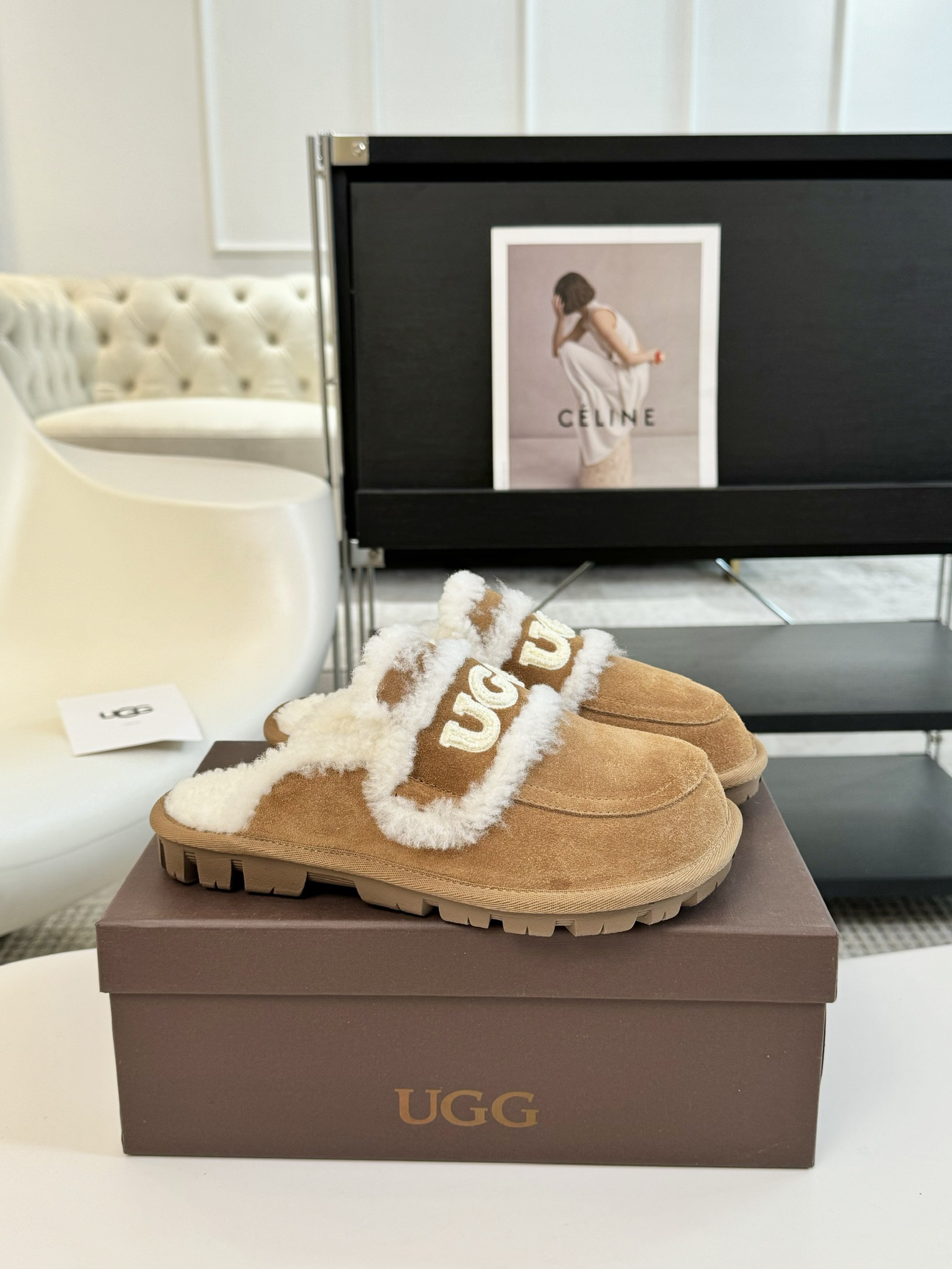 拖鞋UGG24vs秋冬爆款松糕厚底休闲毛鞋系列松糕厚底毛鞋一款不会撞衫的鞋子简约的隔板设计上斑点的大底鞋