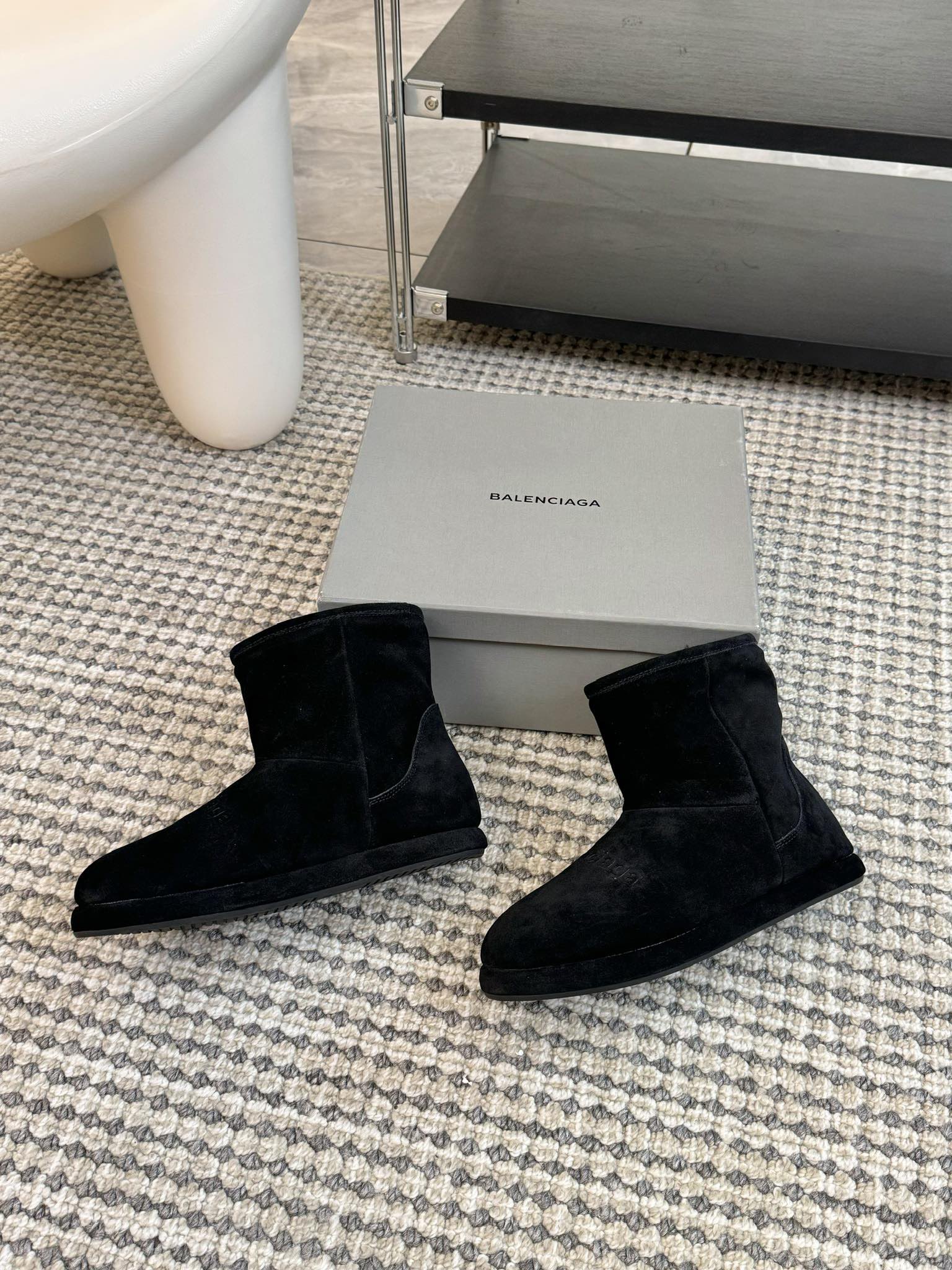 BALENCIAGA巴黎世家新款勃肯毛拖.雪地靴勃肯毛拖24秋冬秀款脚感很舒服原版麂皮面料随便简便穿搭羊