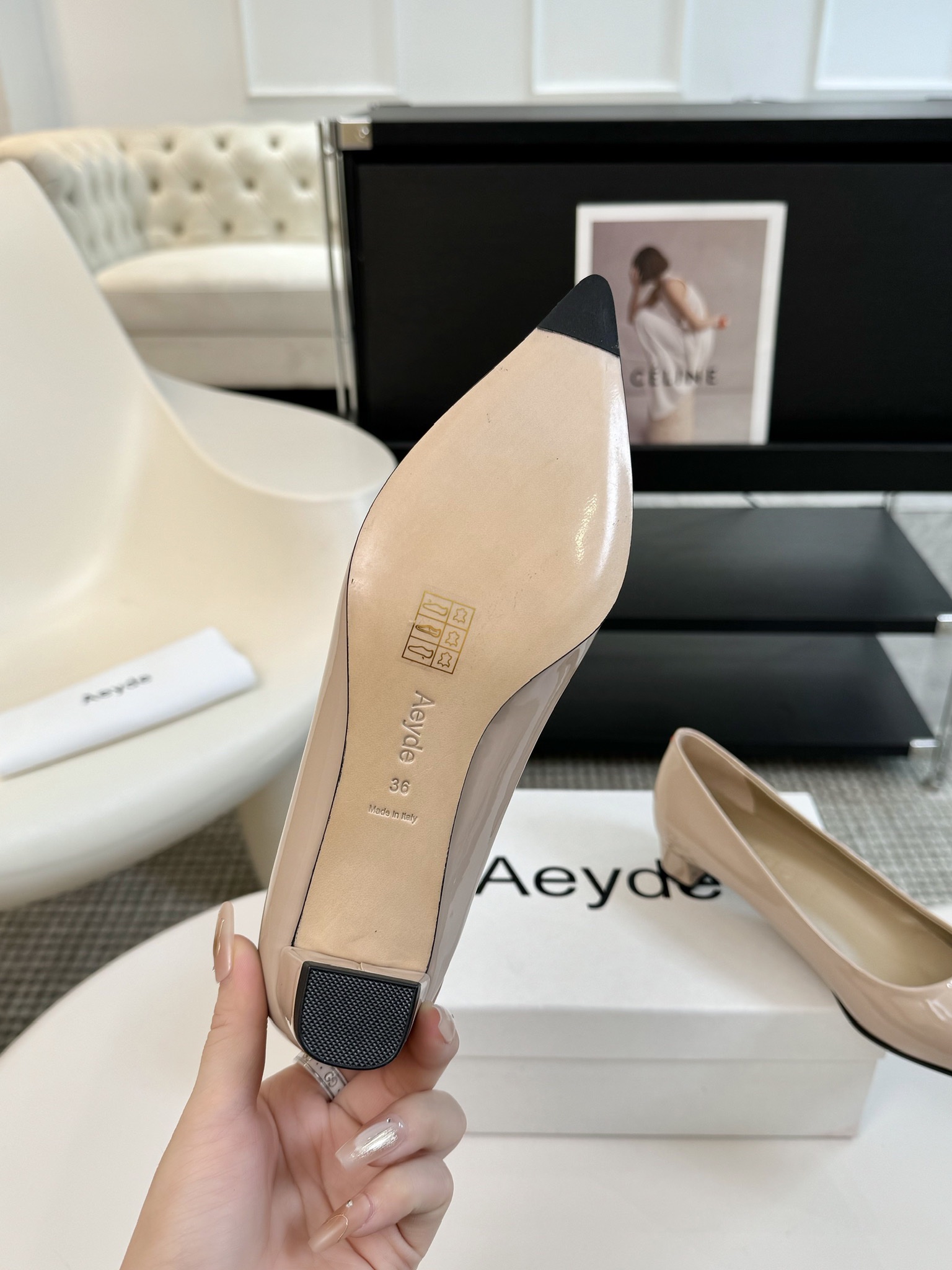 Aeyde简约时尚单鞋超级舒服！非常舒服！重要的事情要重复淡淡的米杏色显白又百搭羊皮材质柔软舒适度很高温