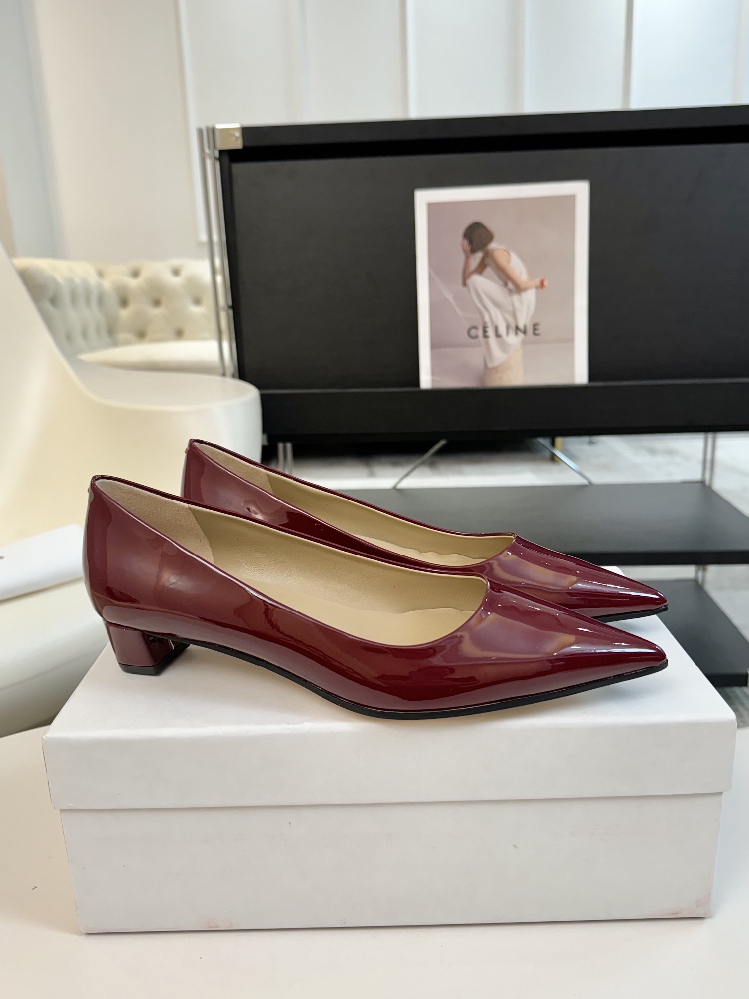 Aeyde简约时尚单鞋超级舒服！非常舒服！重要的事情要重复淡淡的米杏色显白又百搭羊皮材质柔软舒适度很高温