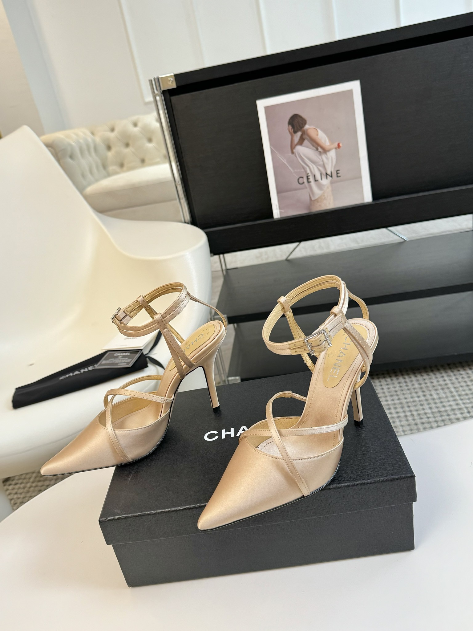 cmCHANE*小香24P新品走秀款高跟凉鞋巴黎时装周周秀重磅新品️穿上瞬间拉长拉细小腿比例随意的搭配即