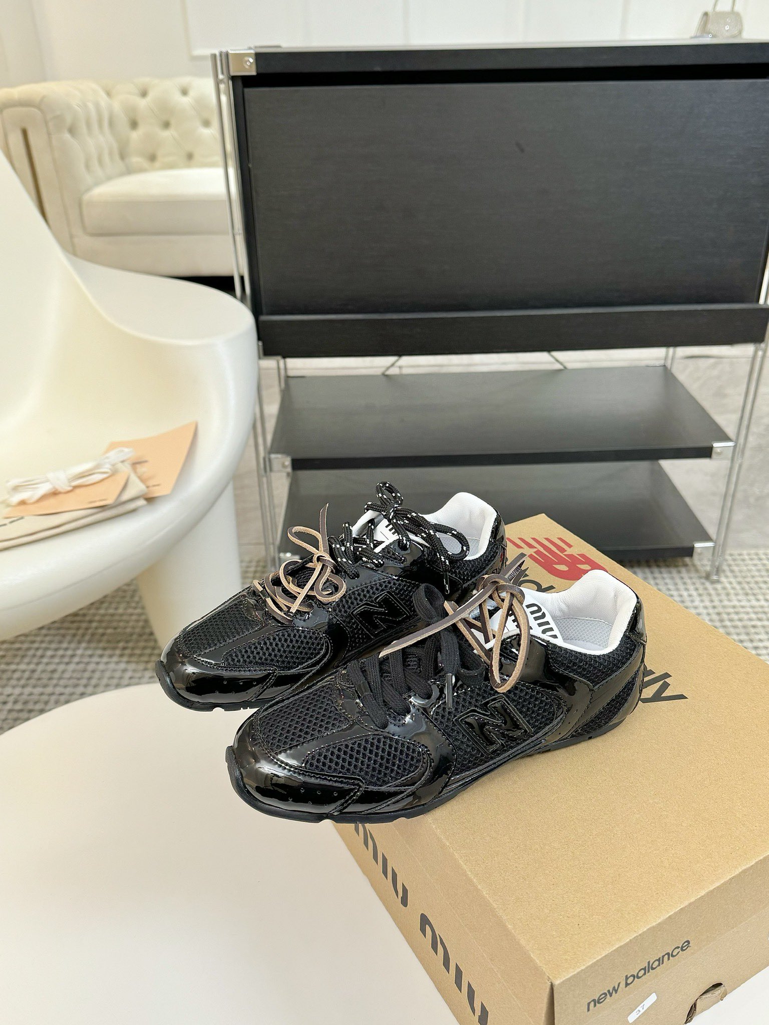 
MIU MIU✖️NEW BALANCE 530 缪缪 纽巴伦联名ss 25 春夏系列复古 运动鞋

