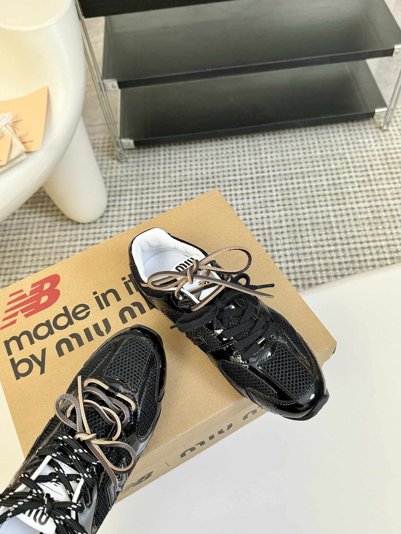 
MIU MIU✖️NEW BALANCE 530 缪缪 纽巴伦联名ss 25 春夏系列复古 运动鞋

