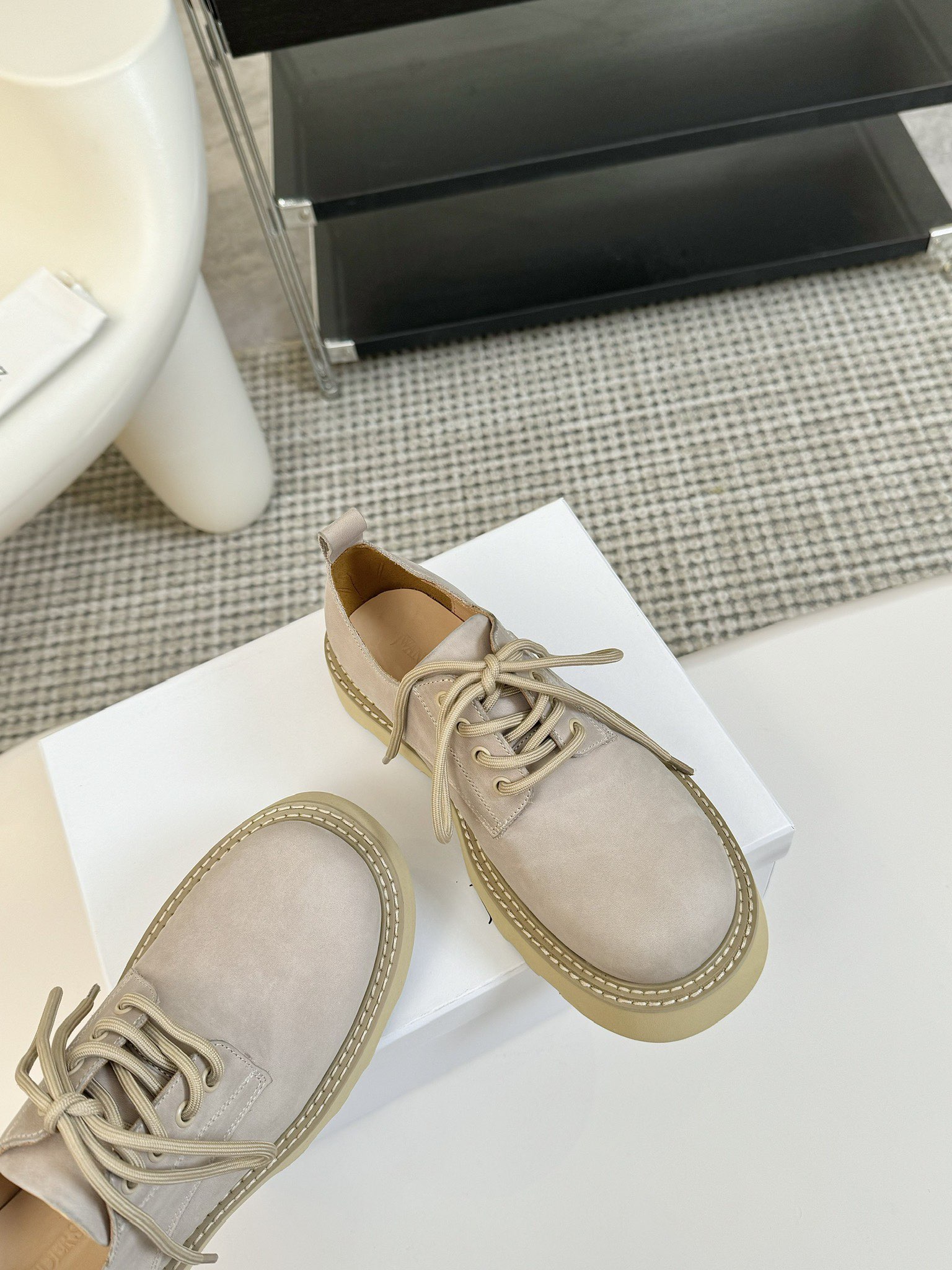 
JW Anderson 25春夏新款走秀款松糕厚底圆头休闲鞋！英国小众品牌独特而不夸张的设计、不易撞款