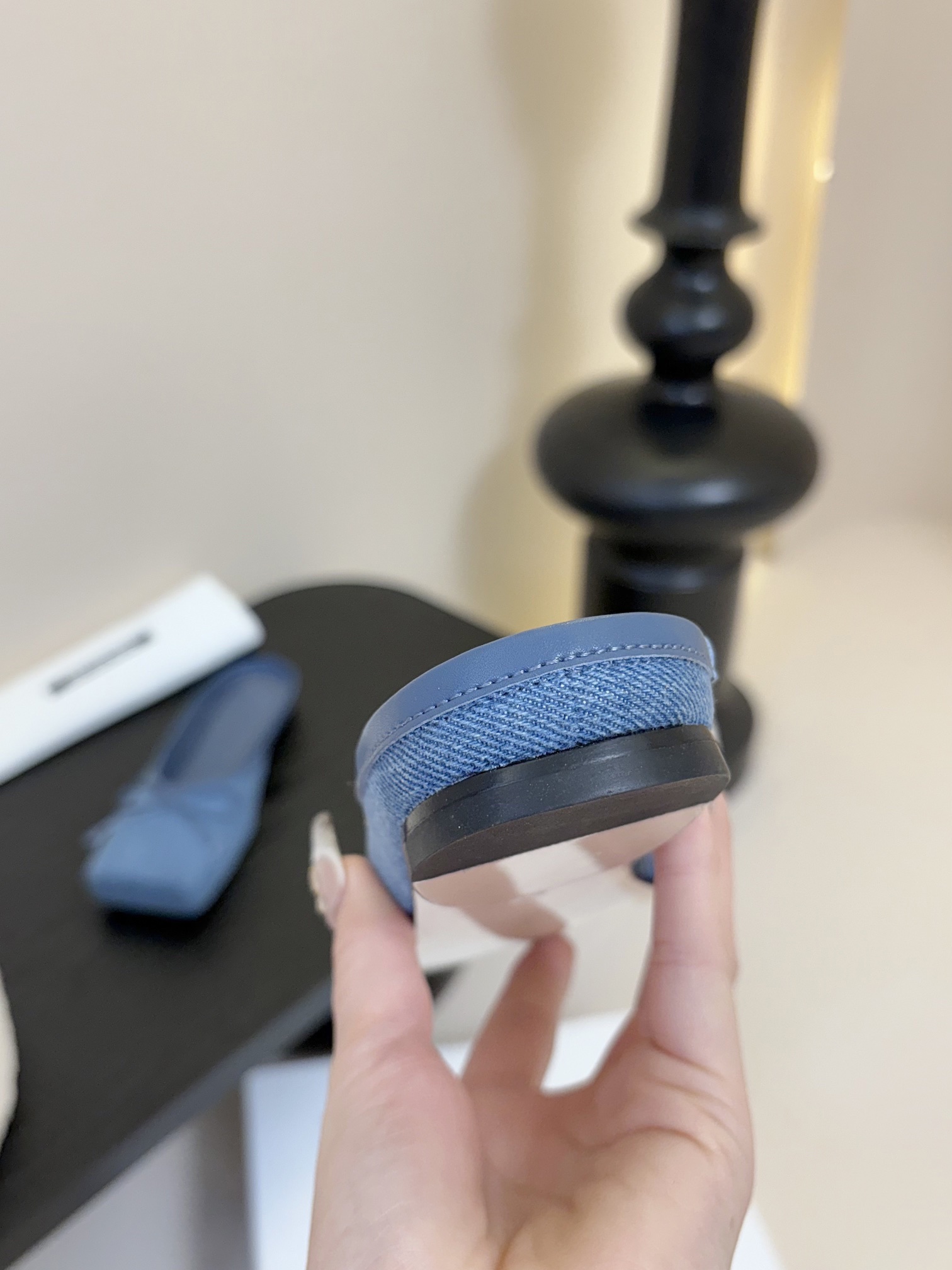 
jacquemus 25ss方头蝴蝶结半拖/单鞋

方头设计真的好时髦！牛仔裤 小裙子搭配不在话下！可