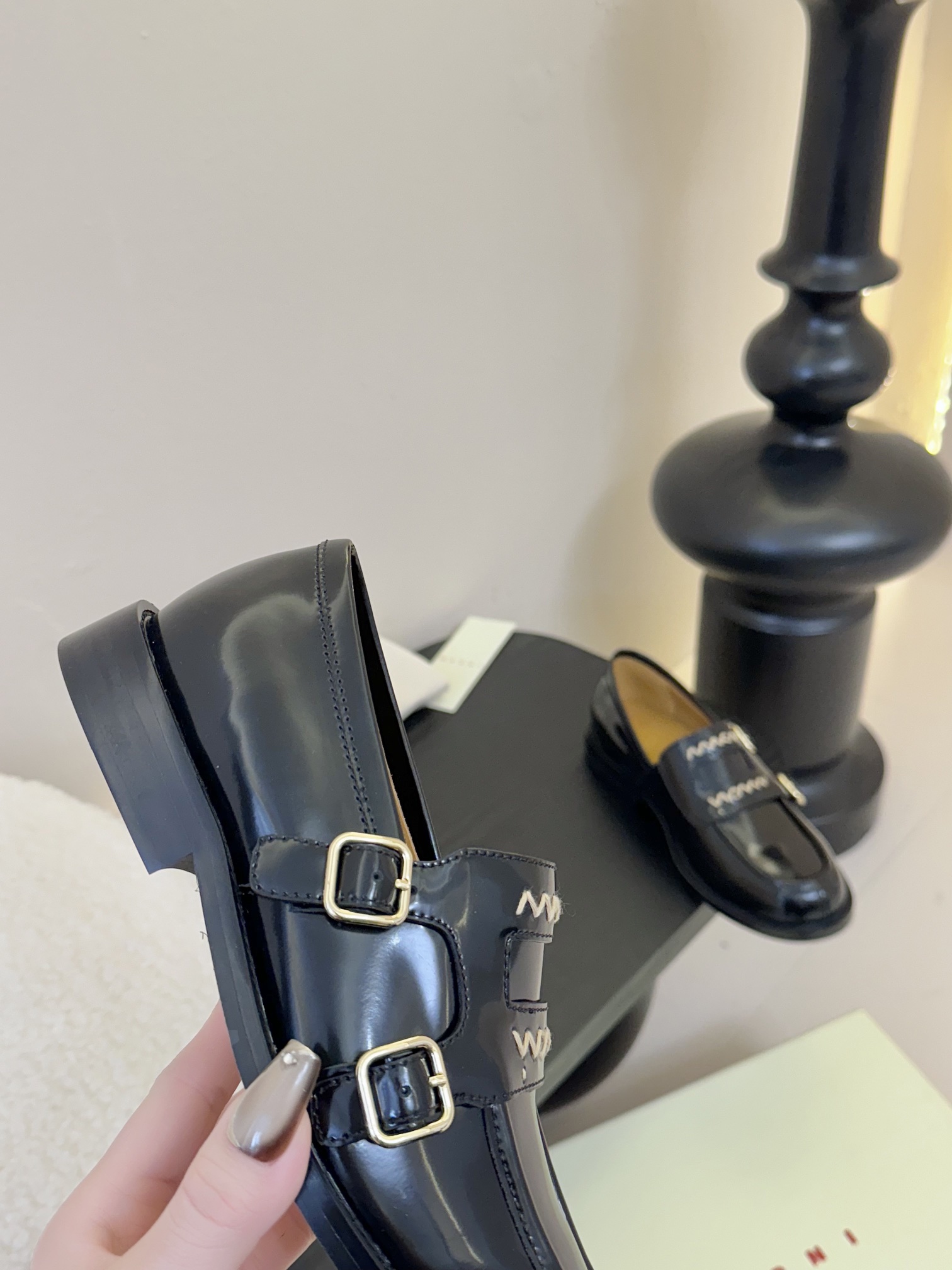 
MARNI 25ss 春夏新款 矮跟乐福鞋 

乐福鞋是鞋业界的天花板，永不过时的一个代名词、想好的心