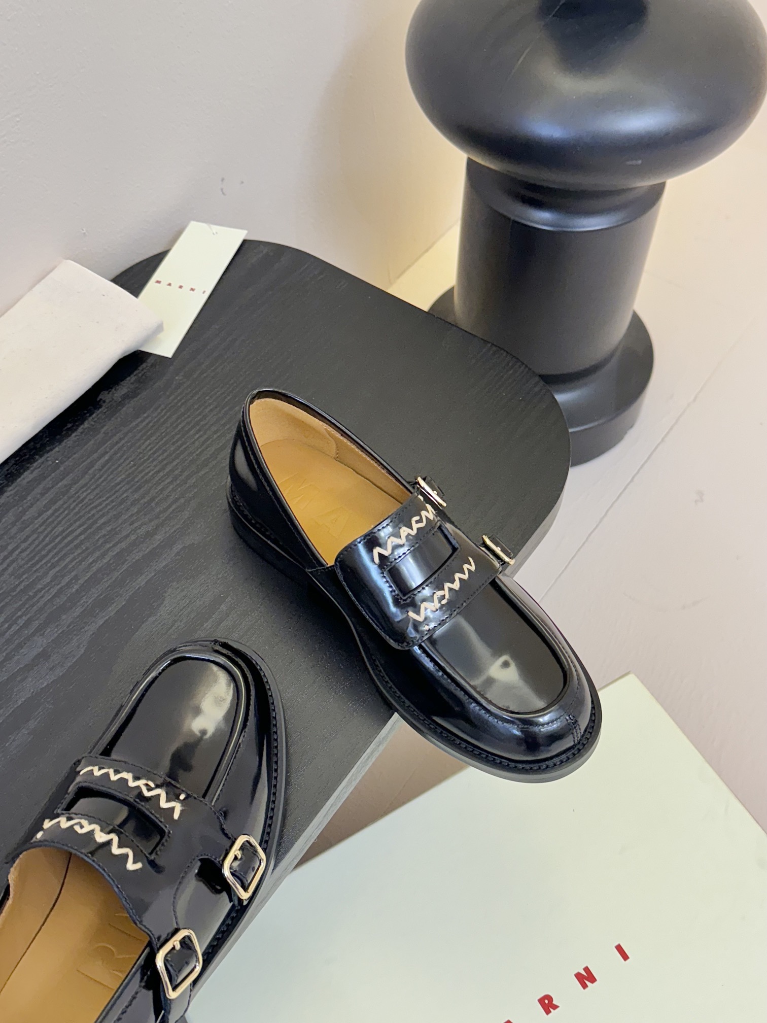 
MARNI 25ss 春夏新款 矮跟乐福鞋 

乐福鞋是鞋业界的天花板，永不过时的一个代名词、想好的心