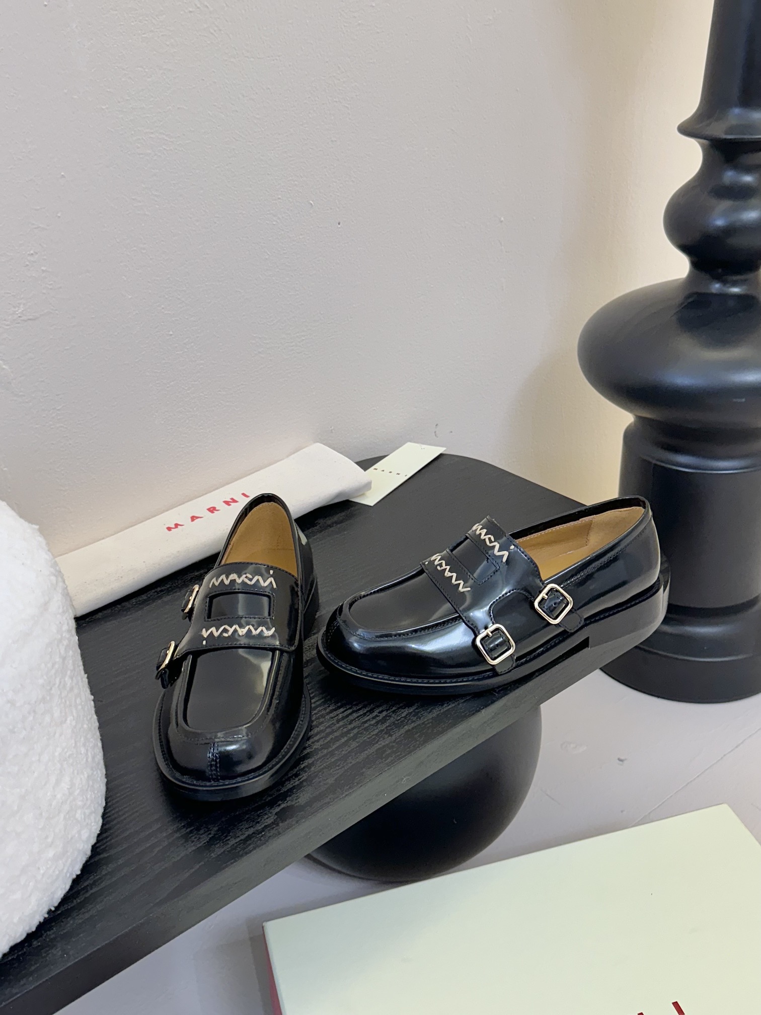 
MARNI 25ss 春夏新款 矮跟乐福鞋 

乐福鞋是鞋业界的天花板，永不过时的一个代名词、想好的心
