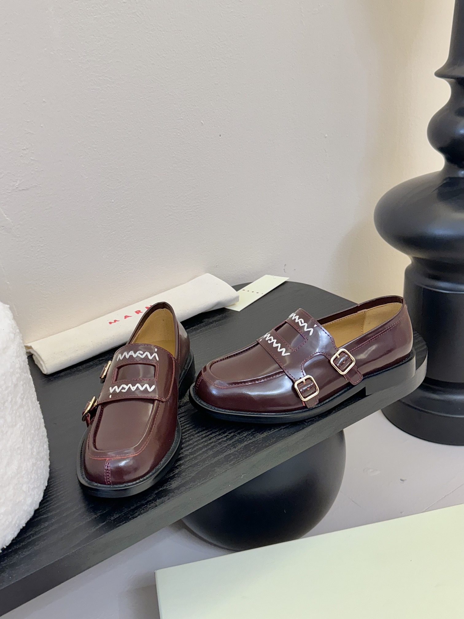 
MARNI 25ss 春夏新款 矮跟乐福鞋 

乐福鞋是鞋业界的天花板，永不过时的一个代名词、想好的心