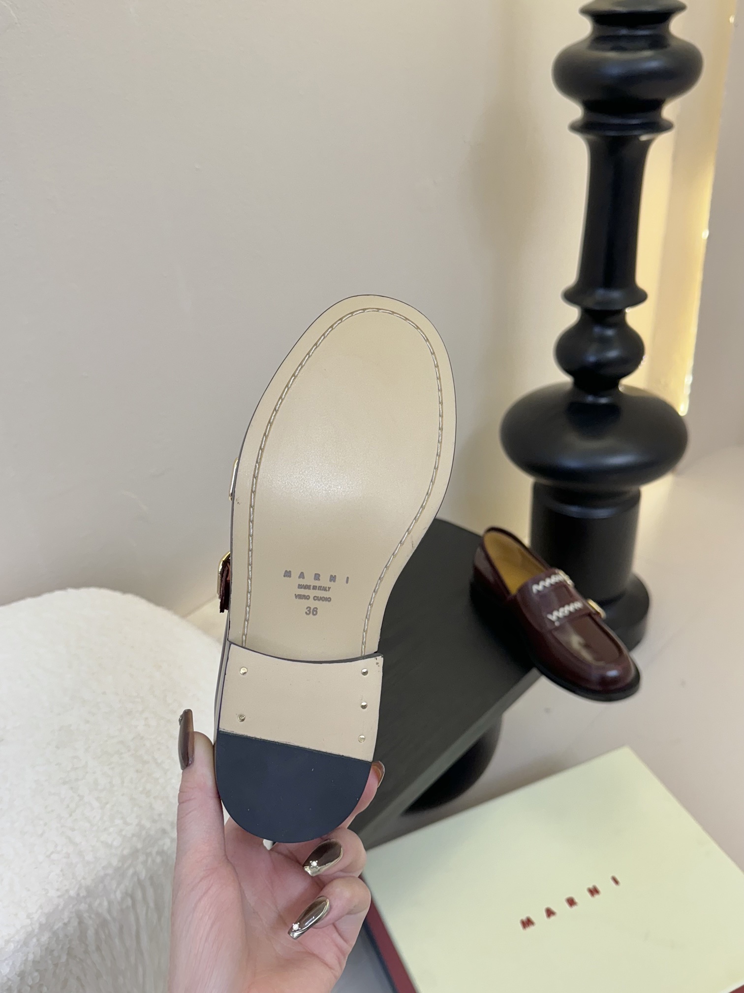 
MARNI 25ss 春夏新款 矮跟乐福鞋 

乐福鞋是鞋业界的天花板，永不过时的一个代名词、想好的心