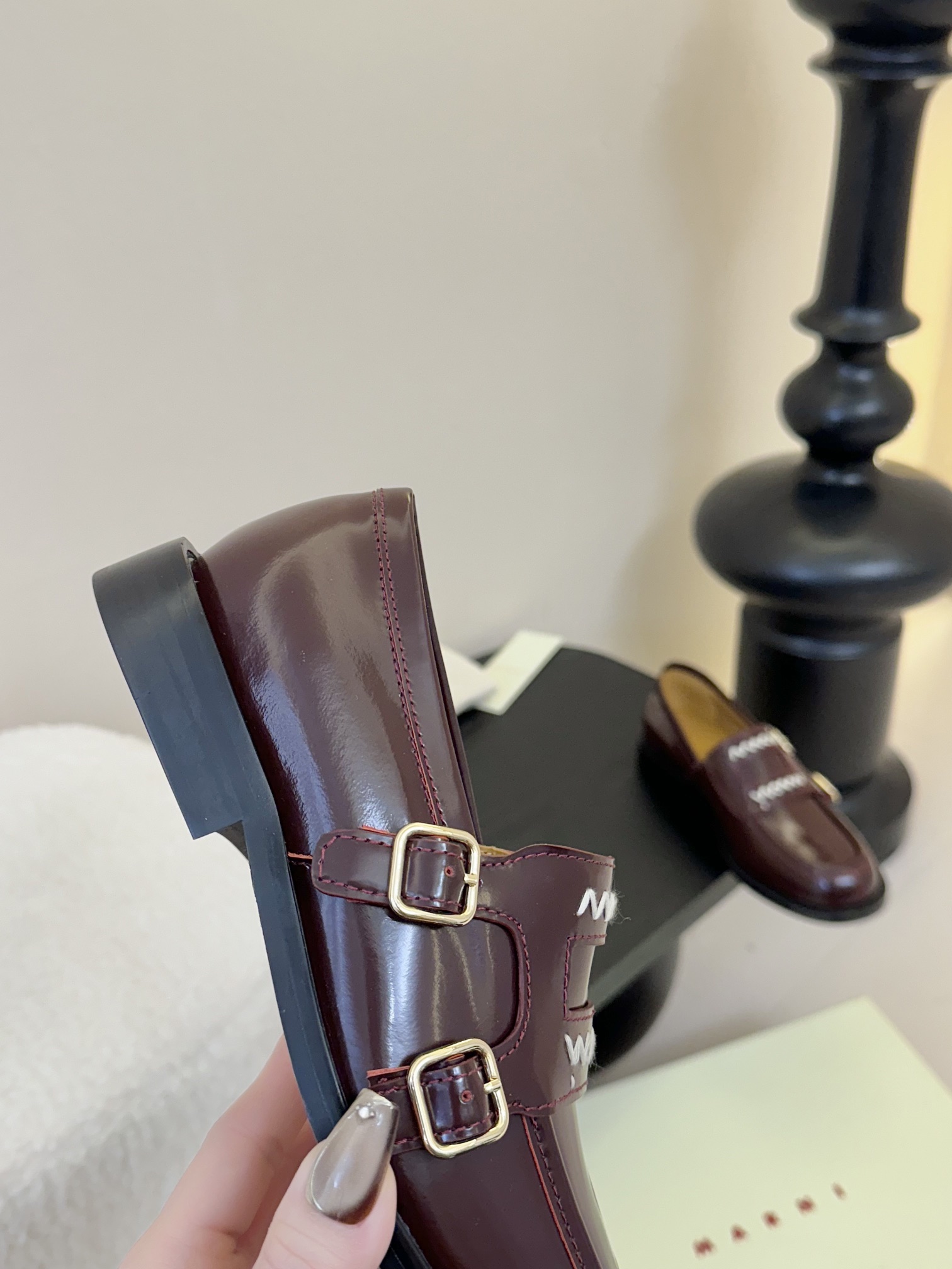 
MARNI 25ss 春夏新款 矮跟乐福鞋 

乐福鞋是鞋业界的天花板，永不过时的一个代名词、想好的心